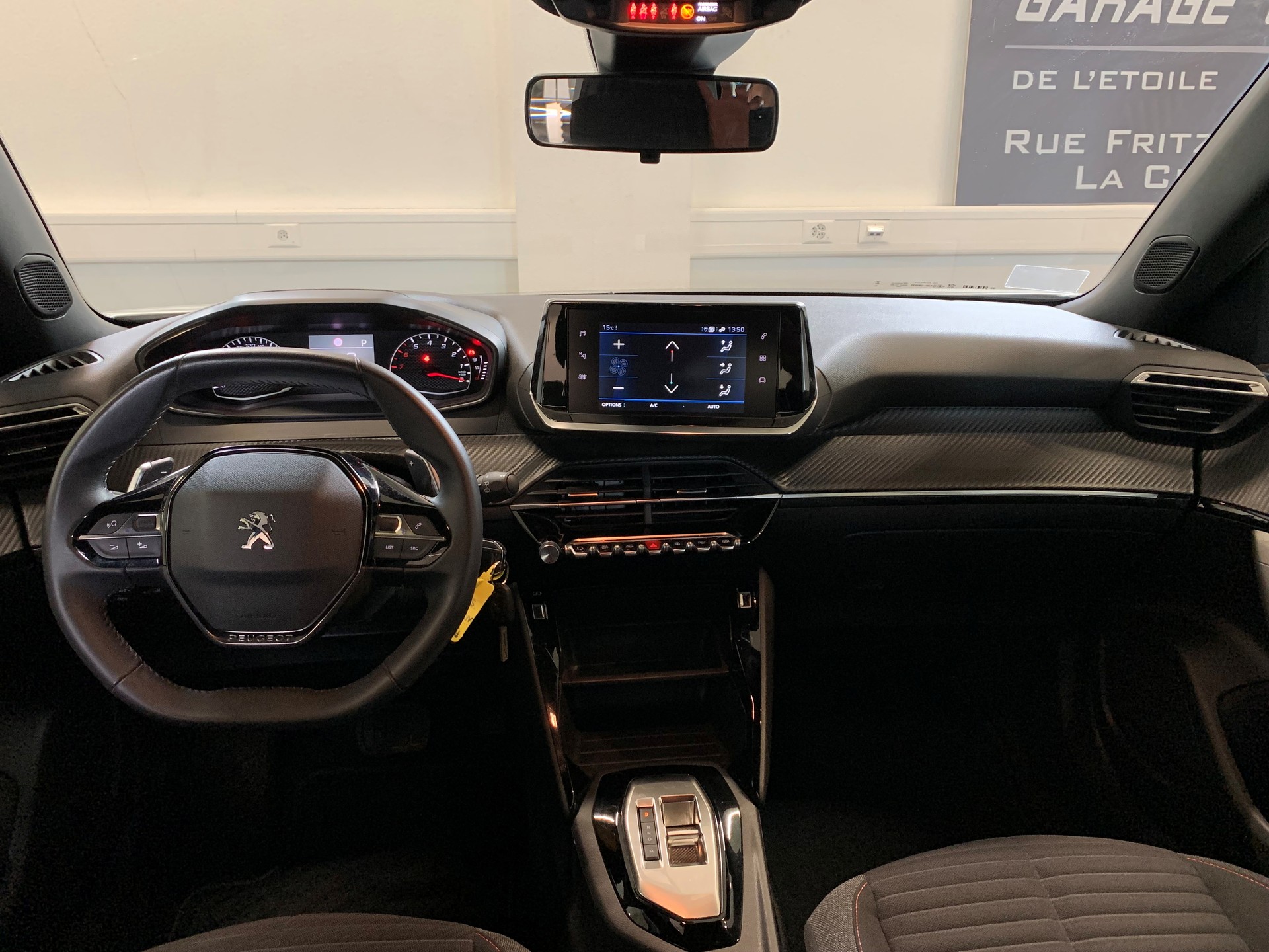 PEUGEOT 2008 1.2 PureTech Active Pack EAT8 - 11