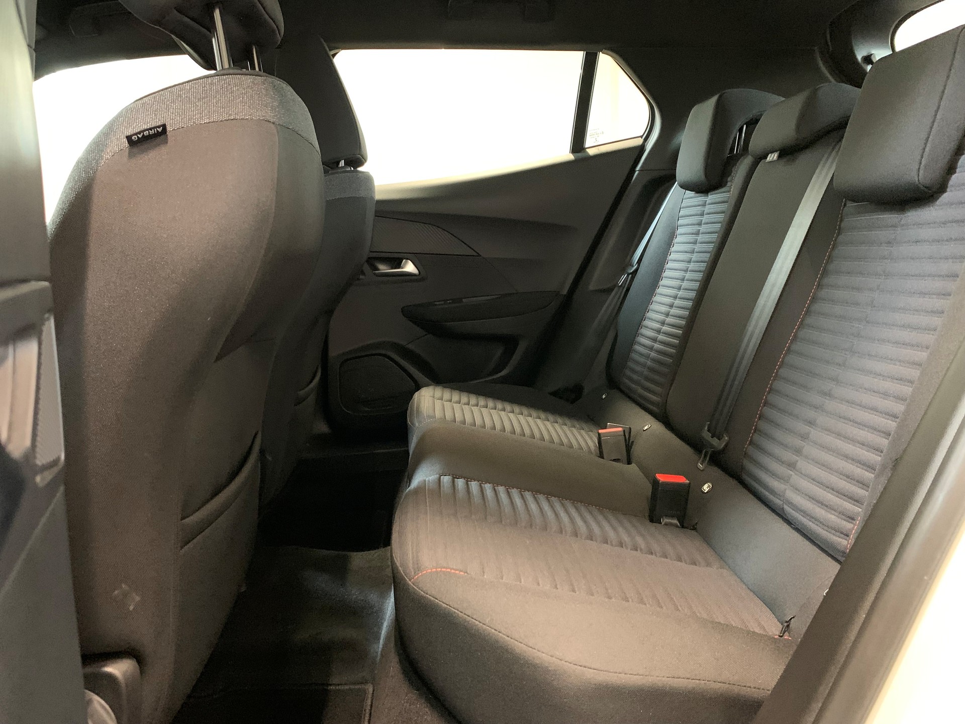 PEUGEOT 2008 1.2 PureTech Active Pack EAT8 - 10