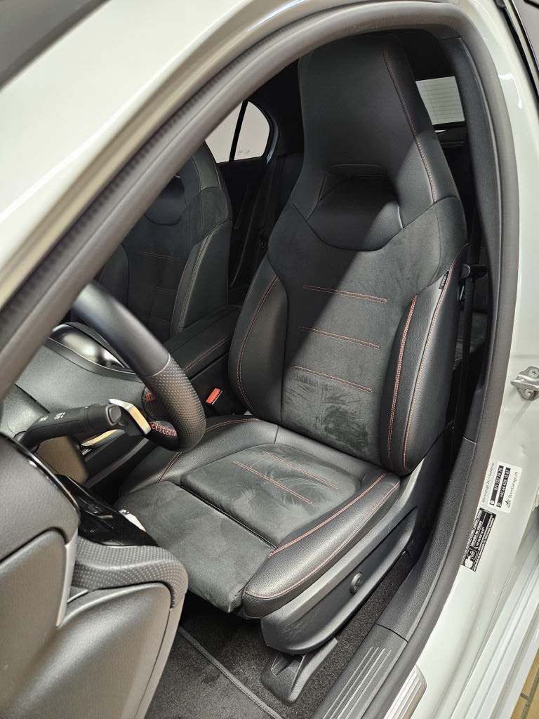 MERCEDES-BENZ A 250 e AMG Line - 6