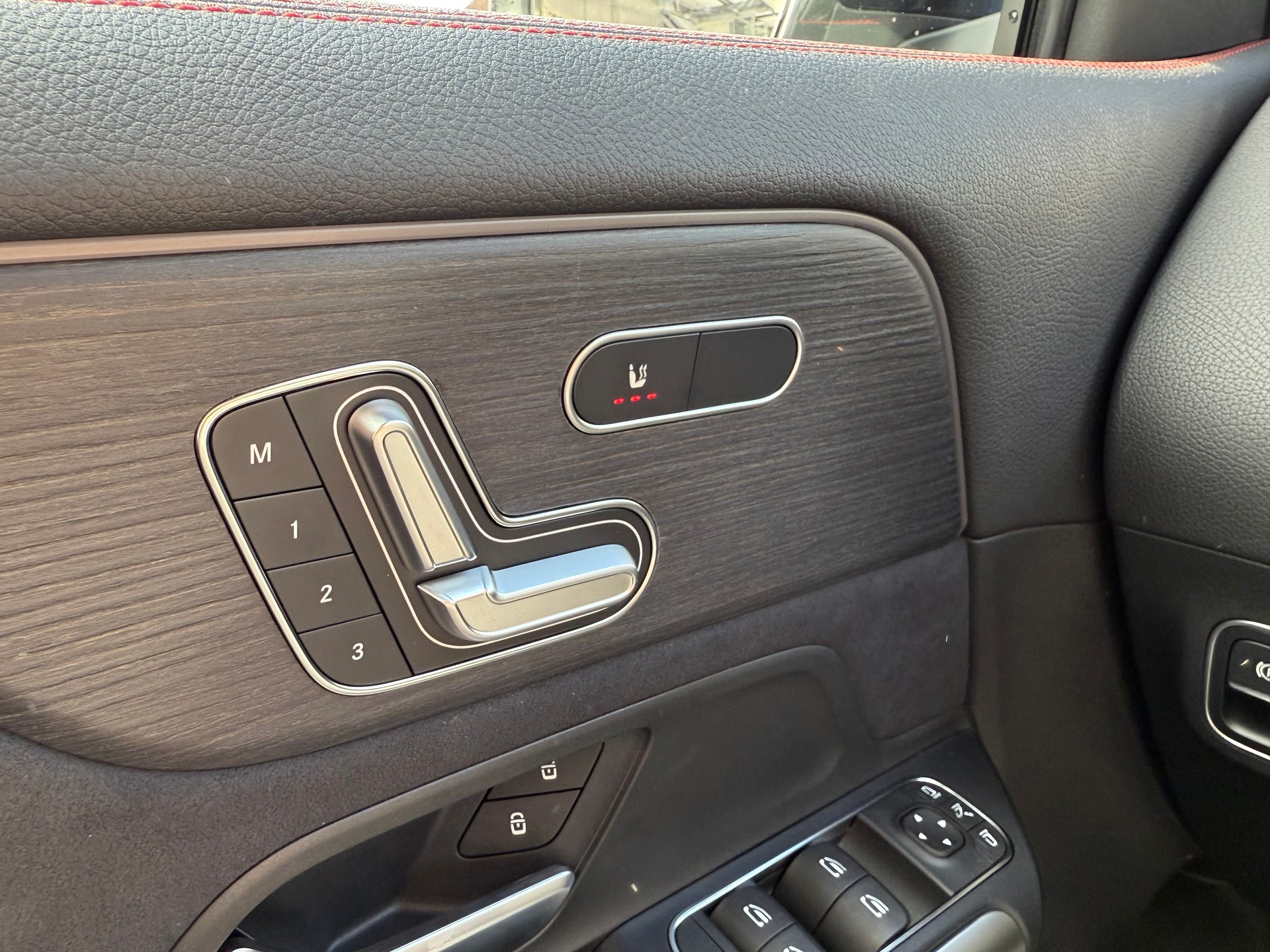 MERCEDES-BENZ GLA 200 Night Star 7G-D - 10