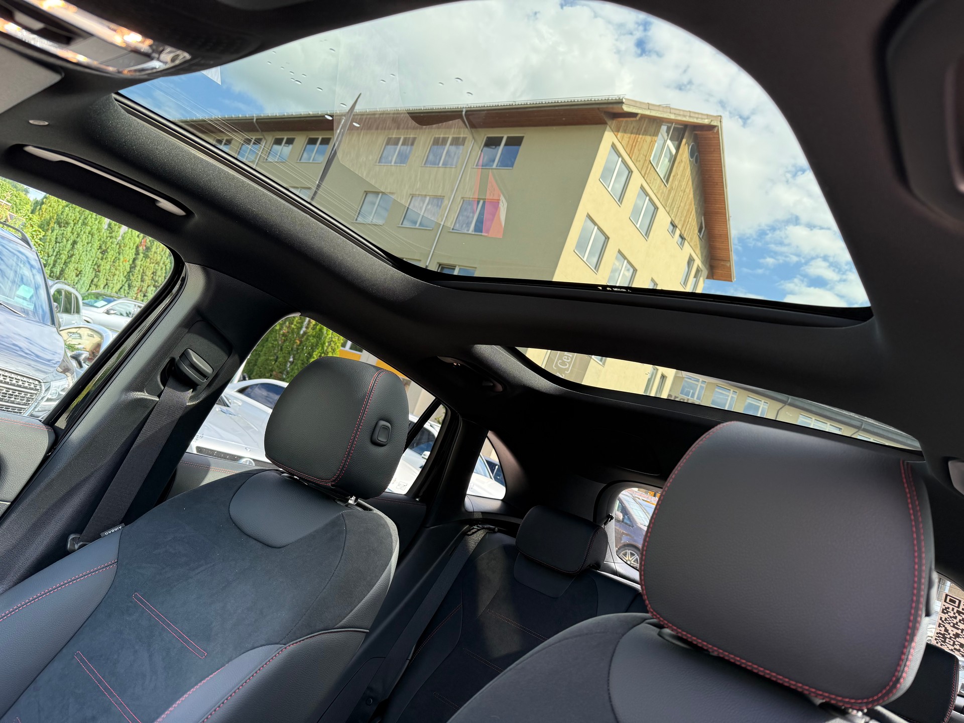 MERCEDES-BENZ GLA 200 Night Star 7G-D - 9