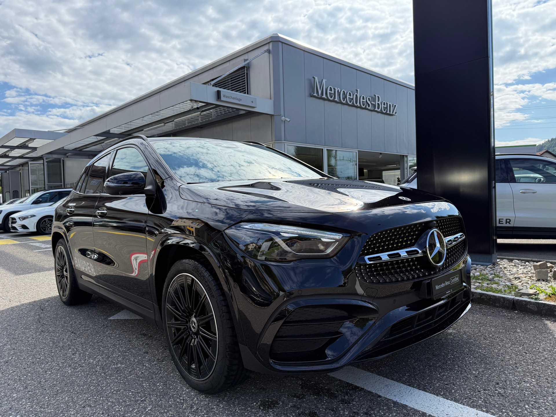 MERCEDES-BENZ GLA 200 Night Star 7G-D