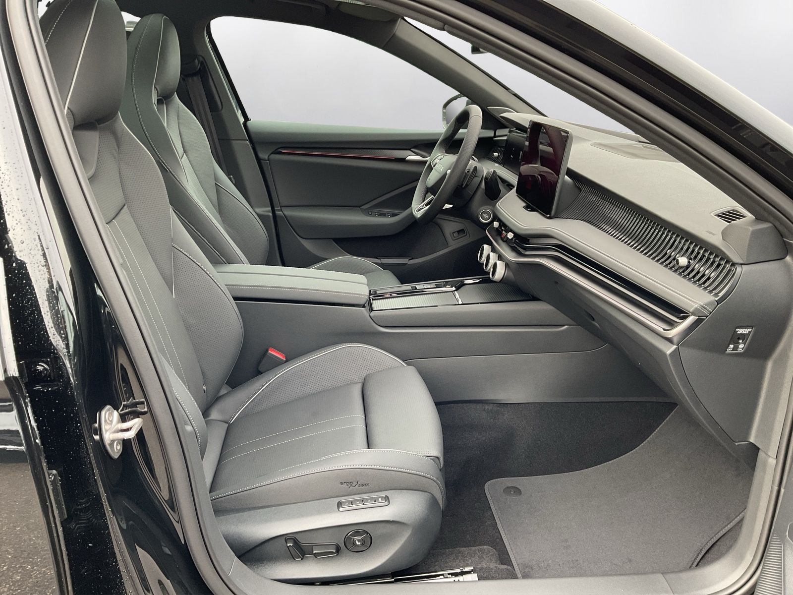 SKODA Superb Combi 2.0 TSI Sportline 4x4 DSG - 14