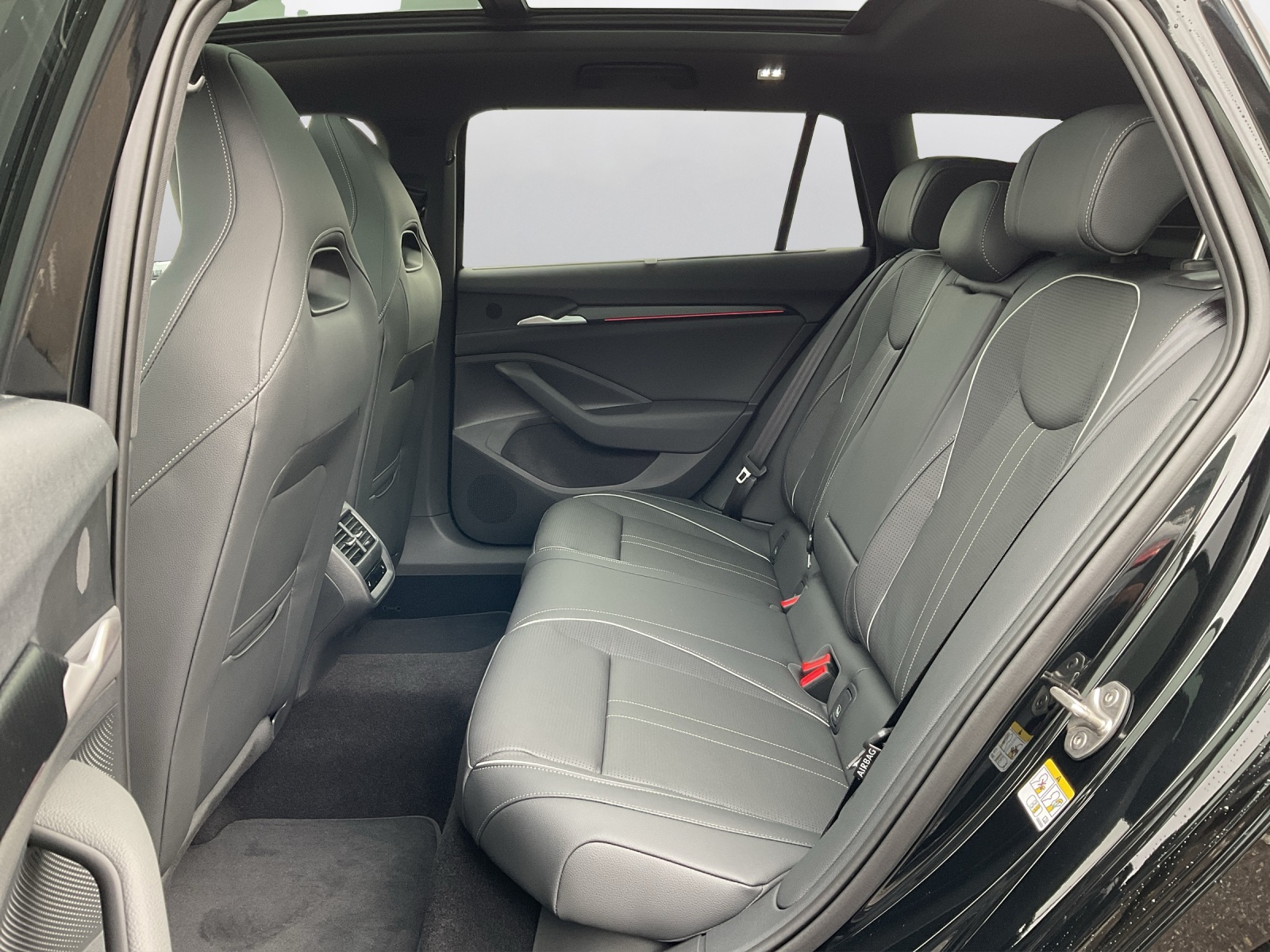 SKODA Superb Combi 2.0 TSI Sportline 4x4 DSG - 11