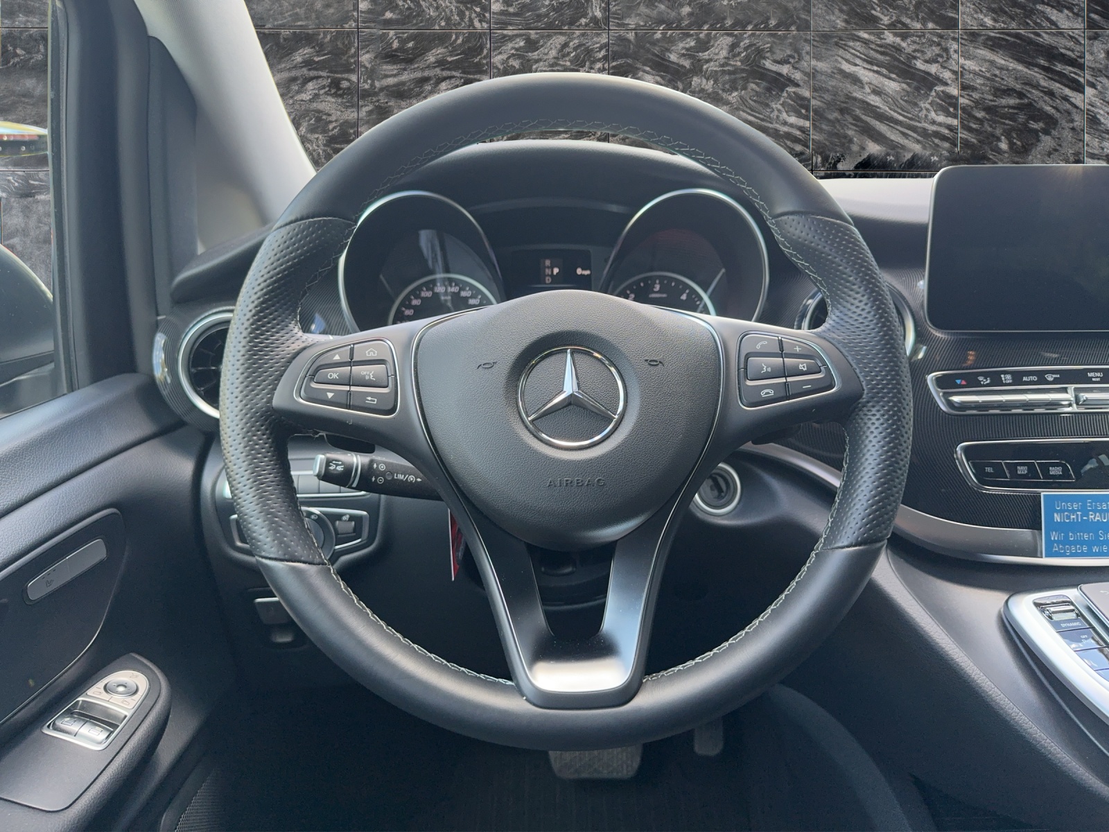 MERCEDES-BENZ V 300 d lang 4Matic 9G-Tronic - 13