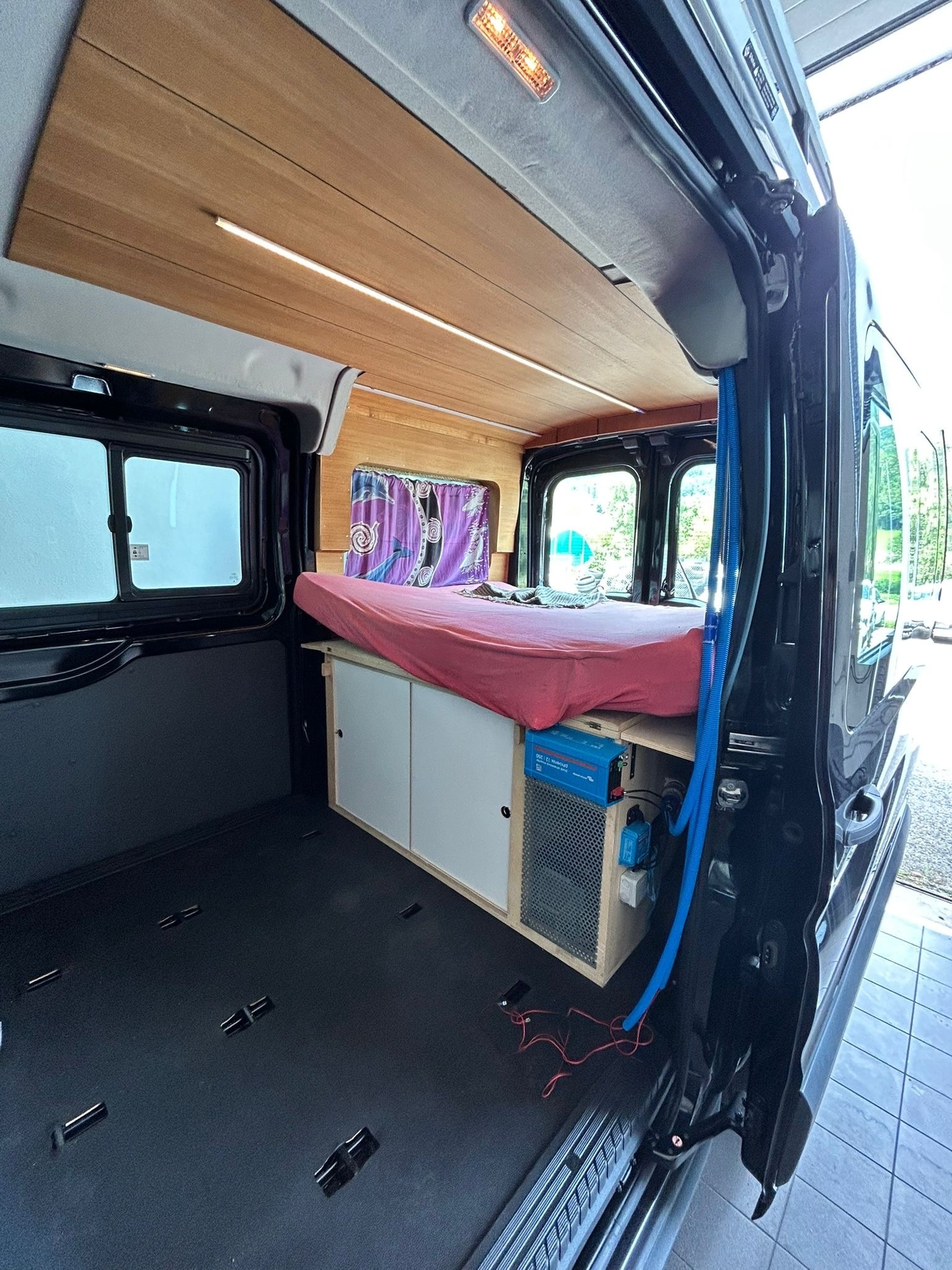 FORD Transit Custom 8 places (panneau solaire, onduleur, gallerie de toit) - 9