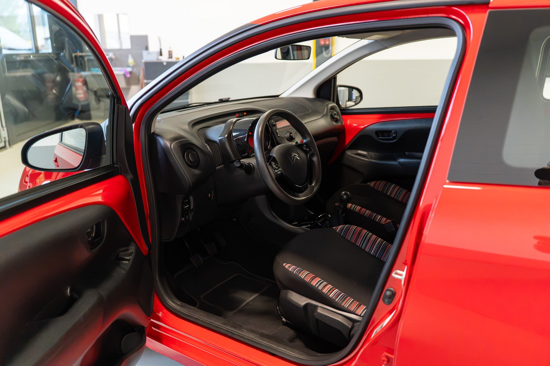 CITROEN C1 1.0 VTi Swiss Edition Stop&Start - 9