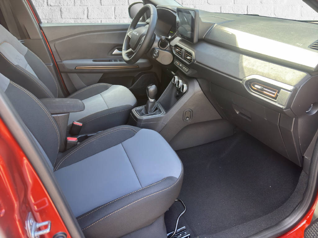 DACIA Jogger 1.6 Hybrid Extreme+ 7P - 11