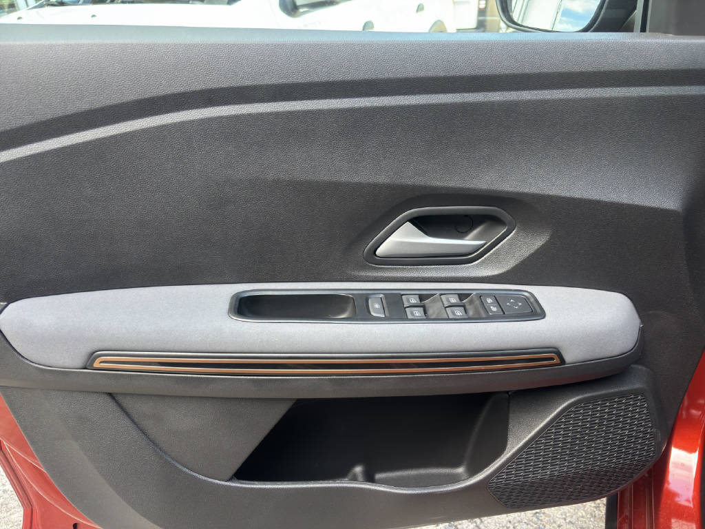 DACIA Jogger 1.6 Hybrid Extreme+ 7P - 15