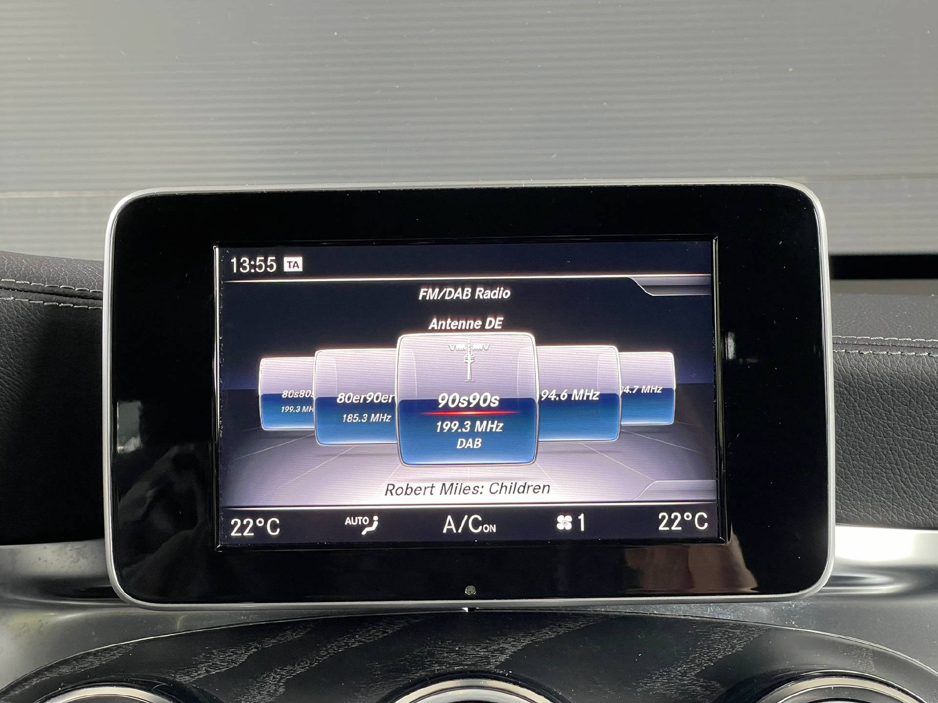 MERCEDES-BENZ GLC 250 AMG Line 4m-11