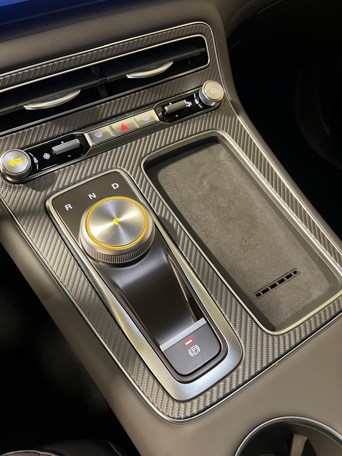 MG S6 EV 77kWh Luxury AWD - 11