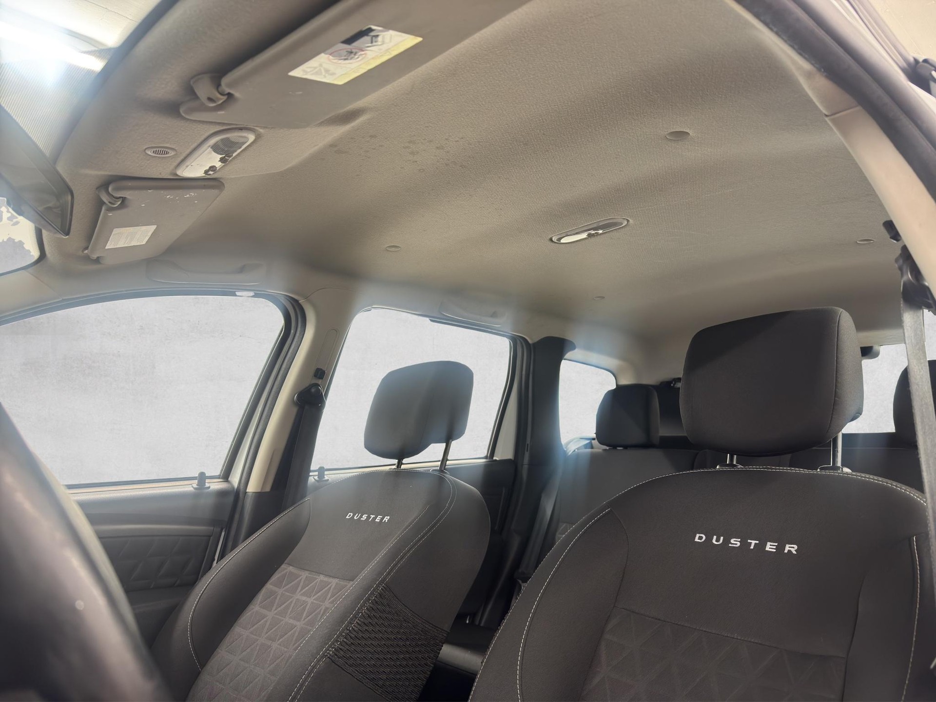 DACIA Duster 1.6 Lauréate 4x4 - 14