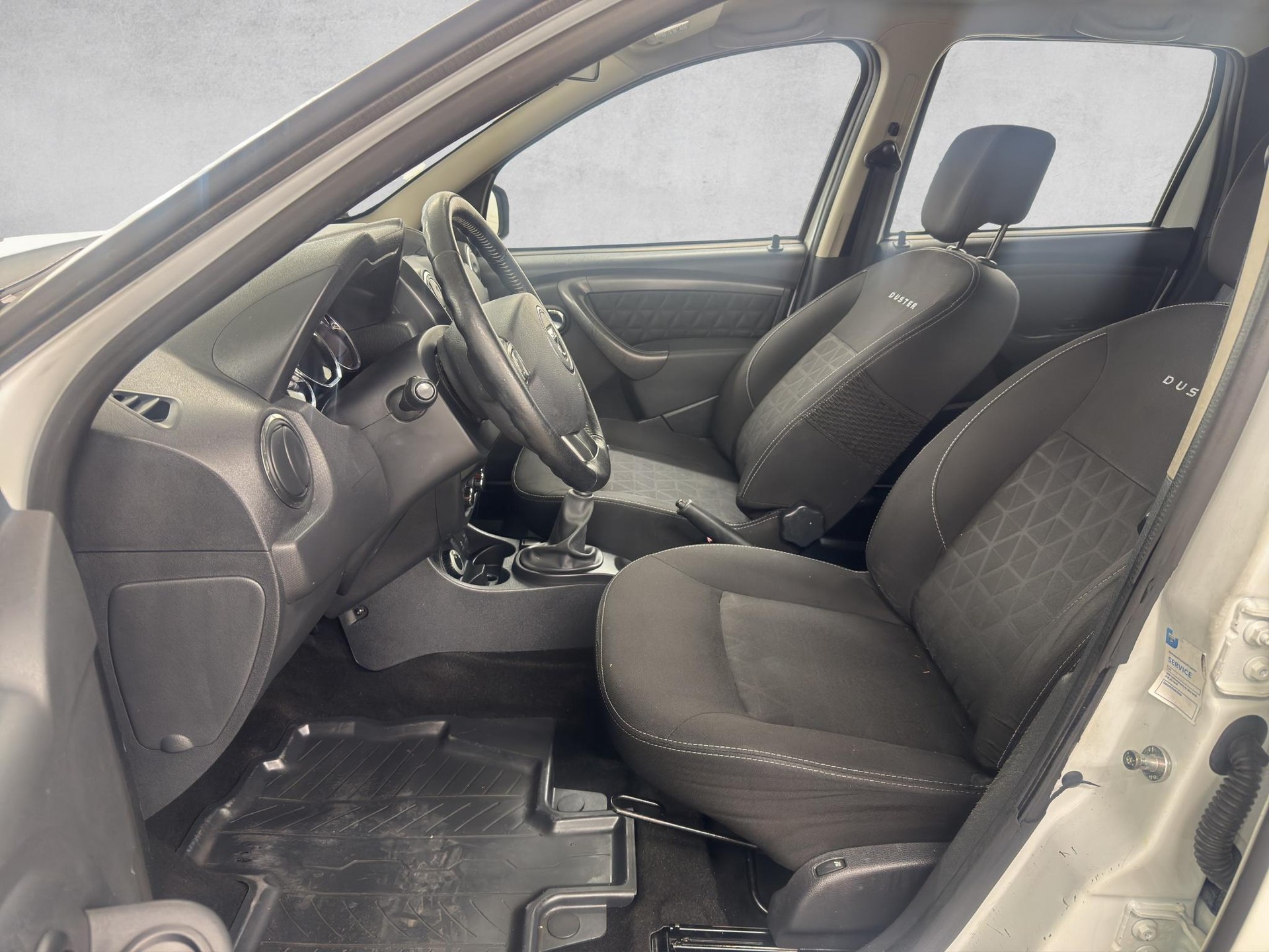 DACIA Duster 1.6 Lauréate 4x4 - 13