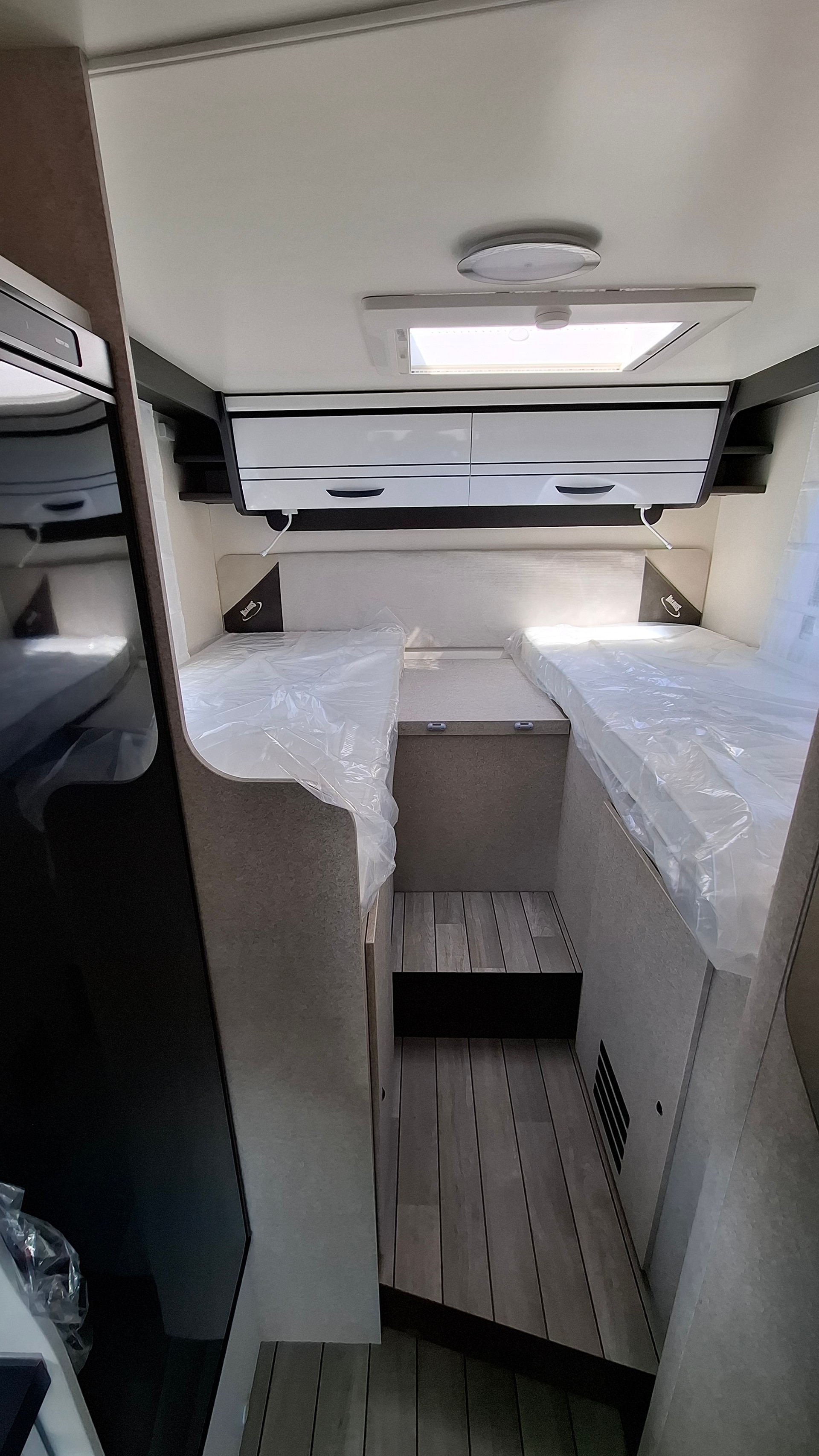 MCLOUIS MC4 365 Swiss Edition - 9