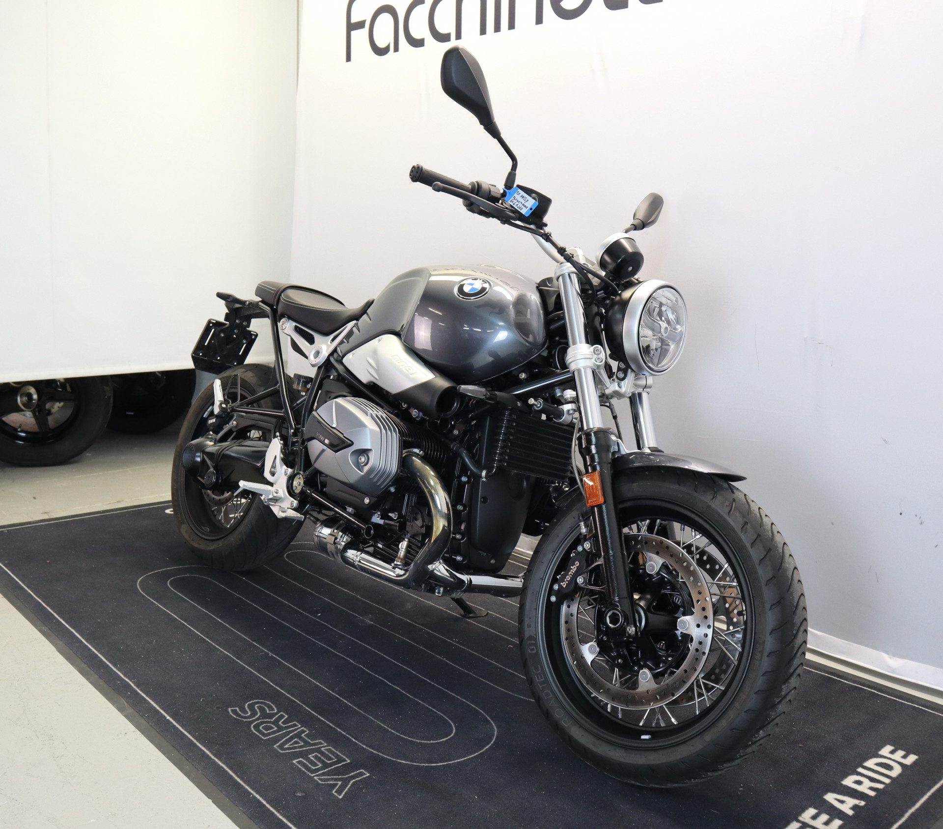 BMW R nineT Pure - 4