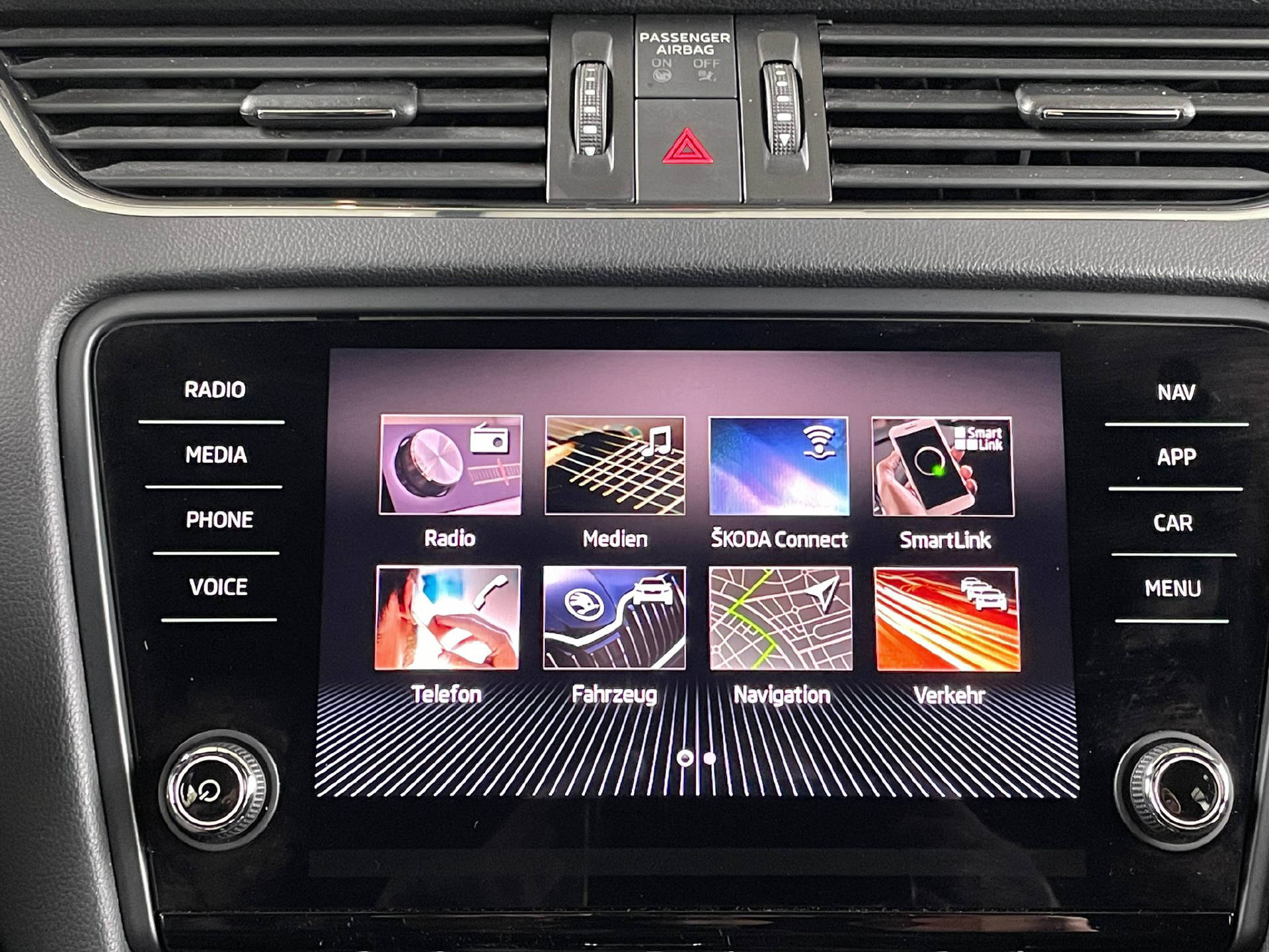 SKODA Octavia Combi 2.0 TDI 184 Ambition 4×4 DSG-11