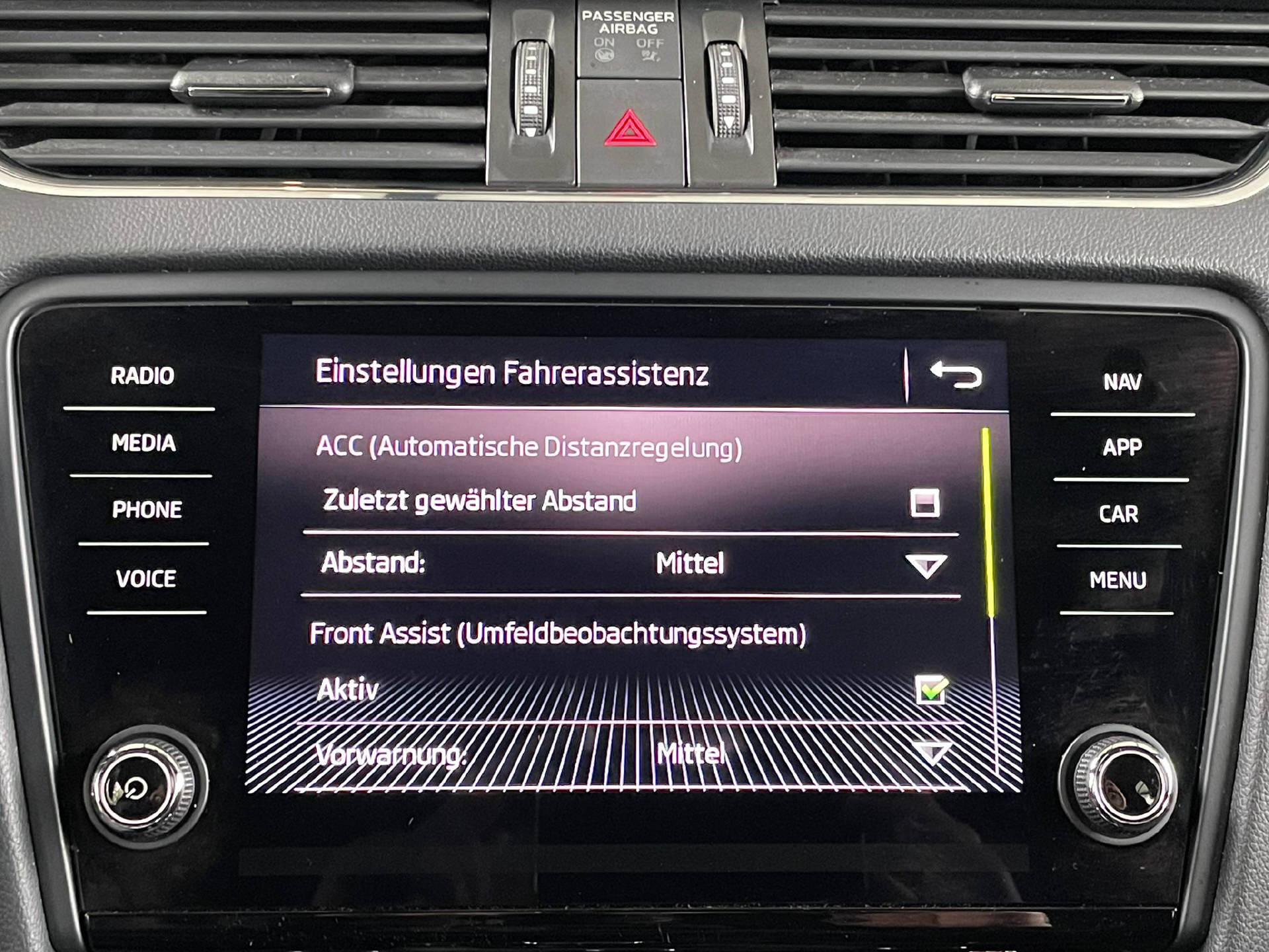 SKODA Octavia Combi 2.0 TDI 184 Ambition 4×4 DSG-14