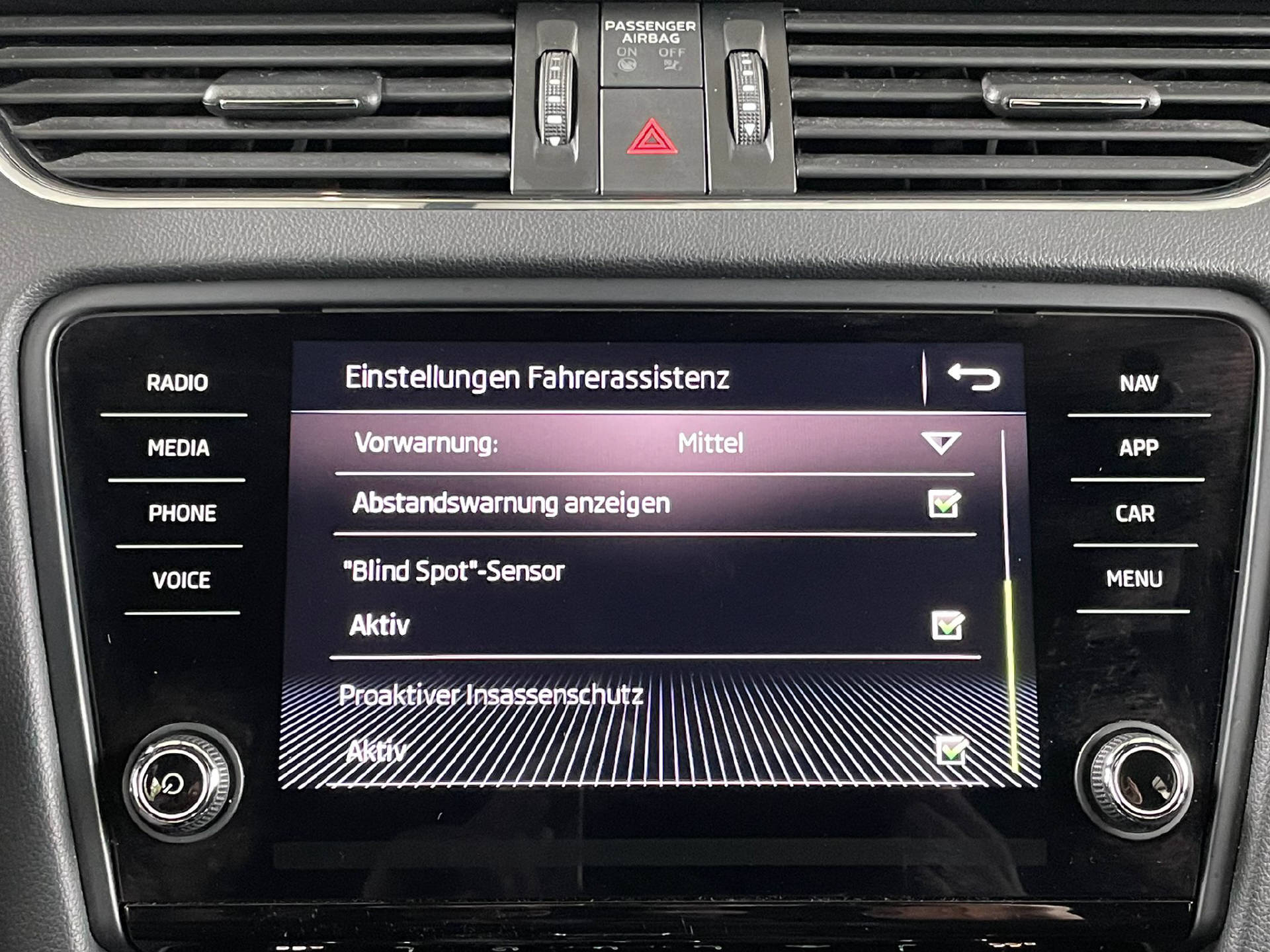 SKODA Octavia Combi 2.0 TDI 184 Ambition 4×4 DSG-13