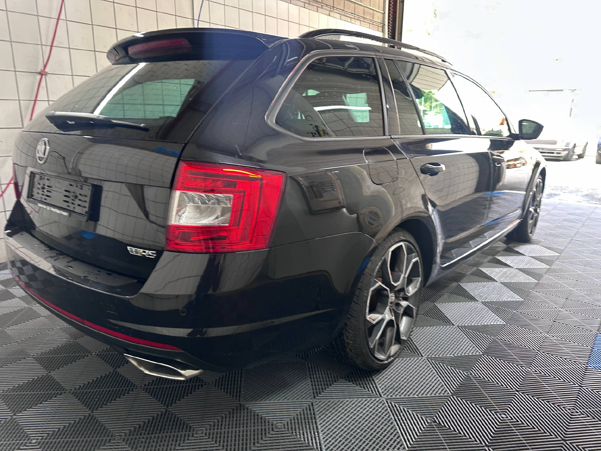 SKODA Octavia Combi 2.0 TDI 184 RS 4x4 DSG - 4