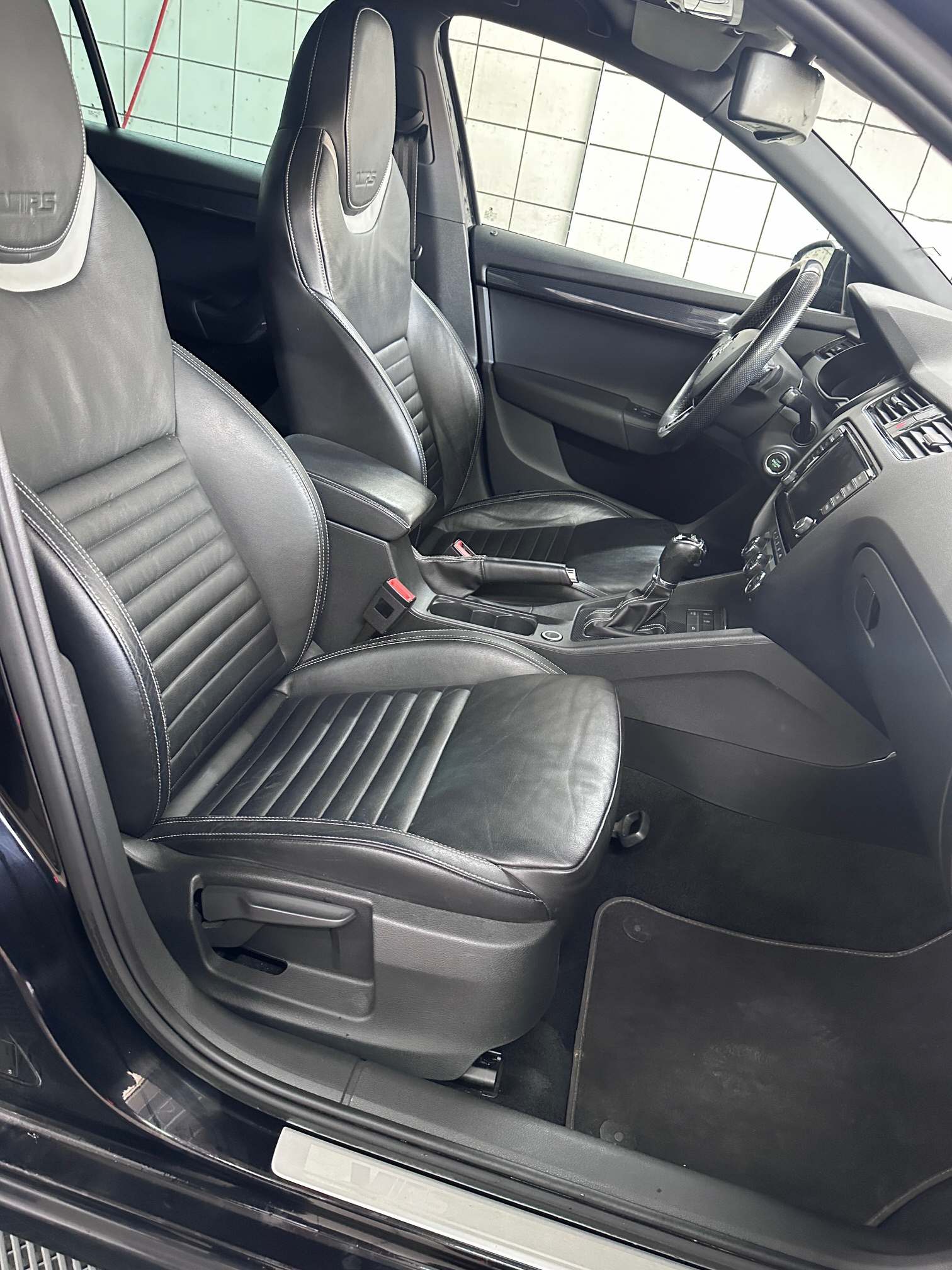 SKODA Octavia Combi 2.0 TDI 184 RS 4x4 DSG - 8