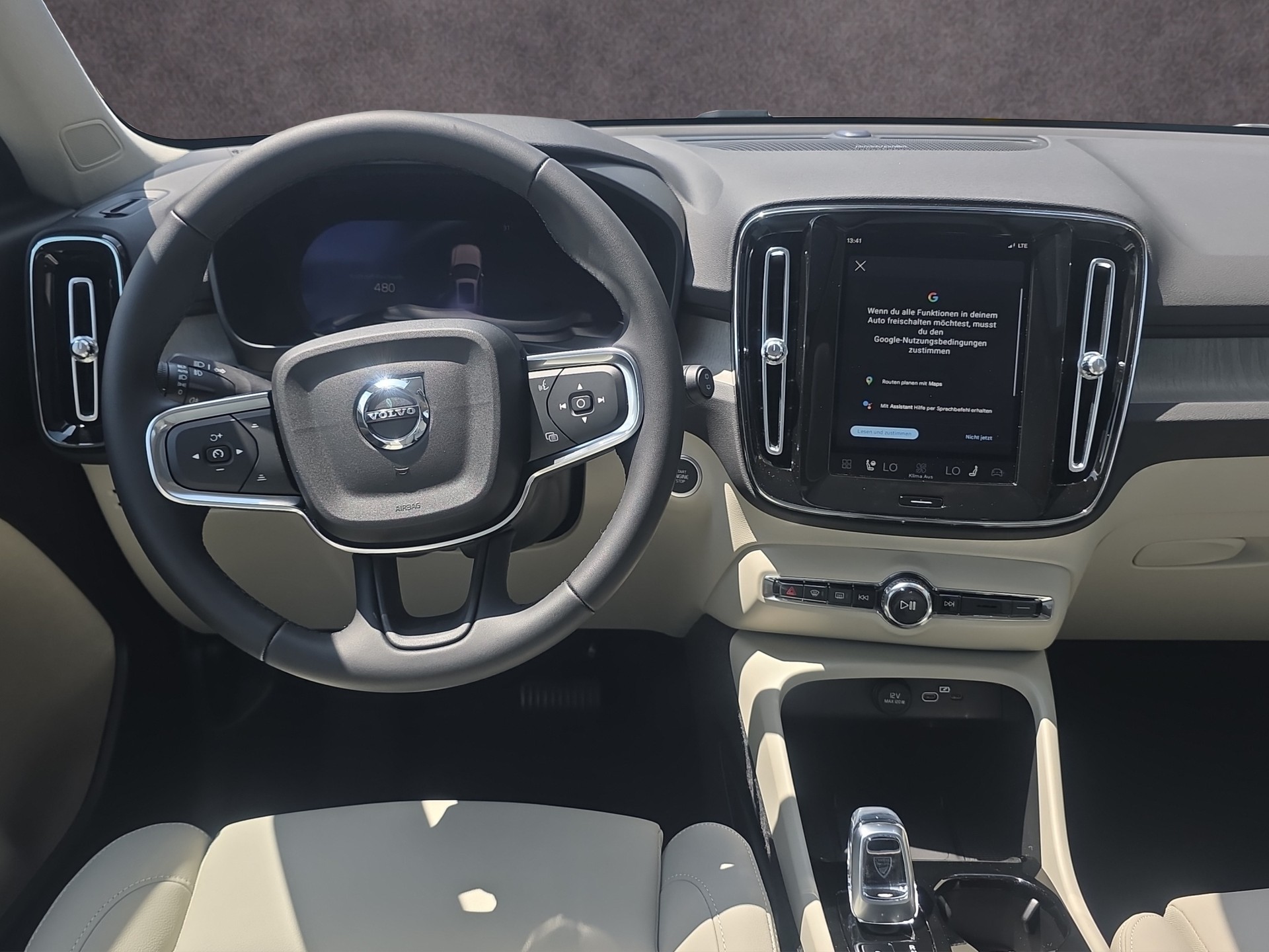 VOLVO XC40 2.0 B4 MH Ultra Dark - 13