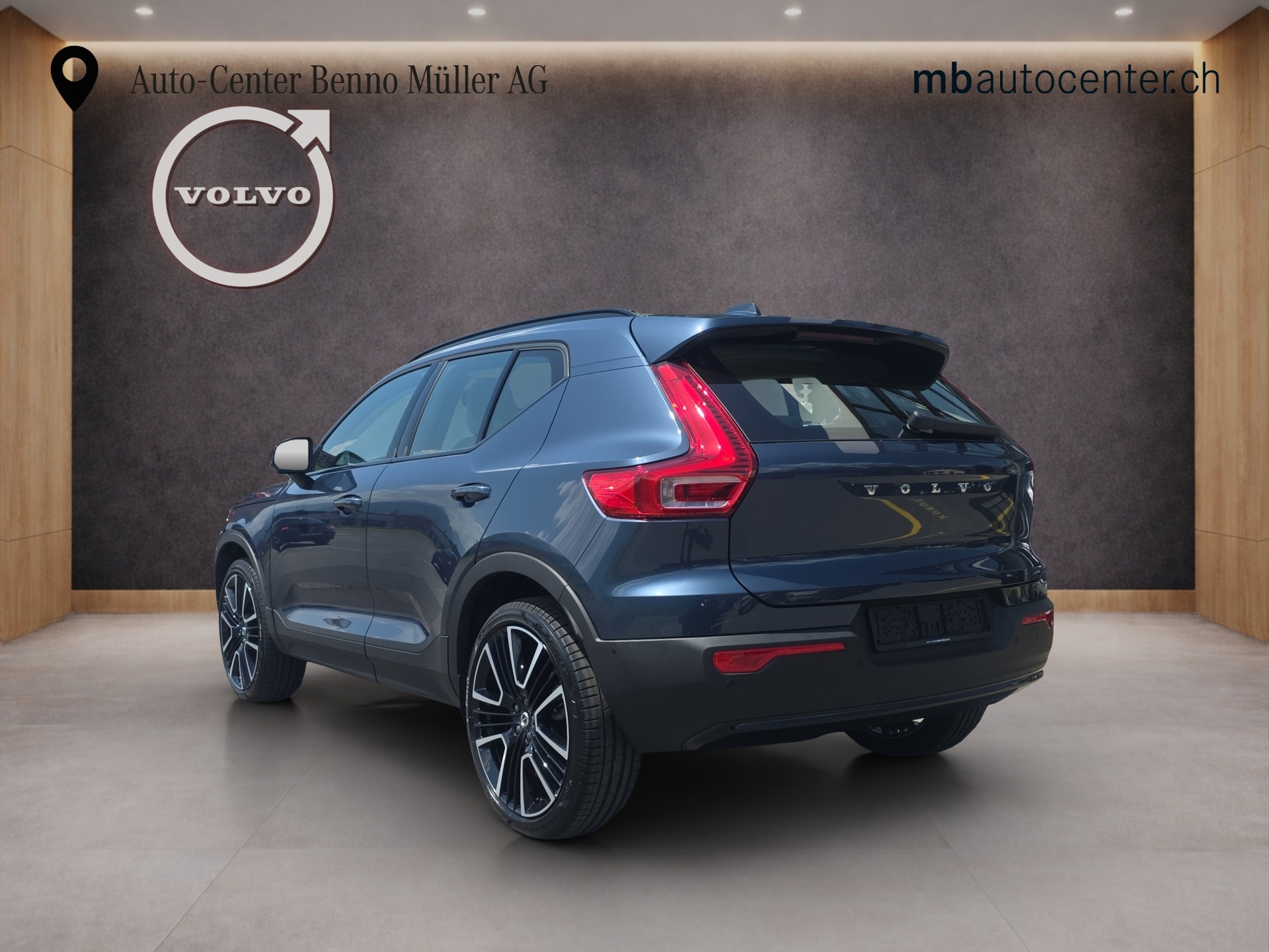VOLVO XC40 2.0 B4 MH Ultra Dark - 3