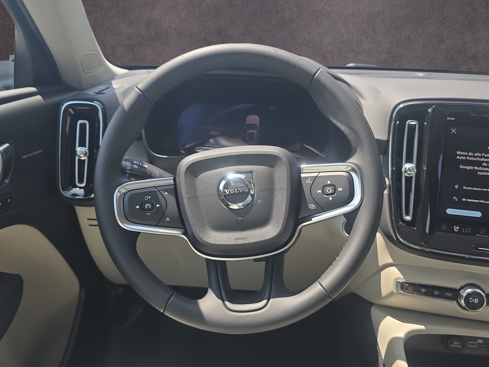 VOLVO XC40 2.0 B4 MH Ultra Dark - 14