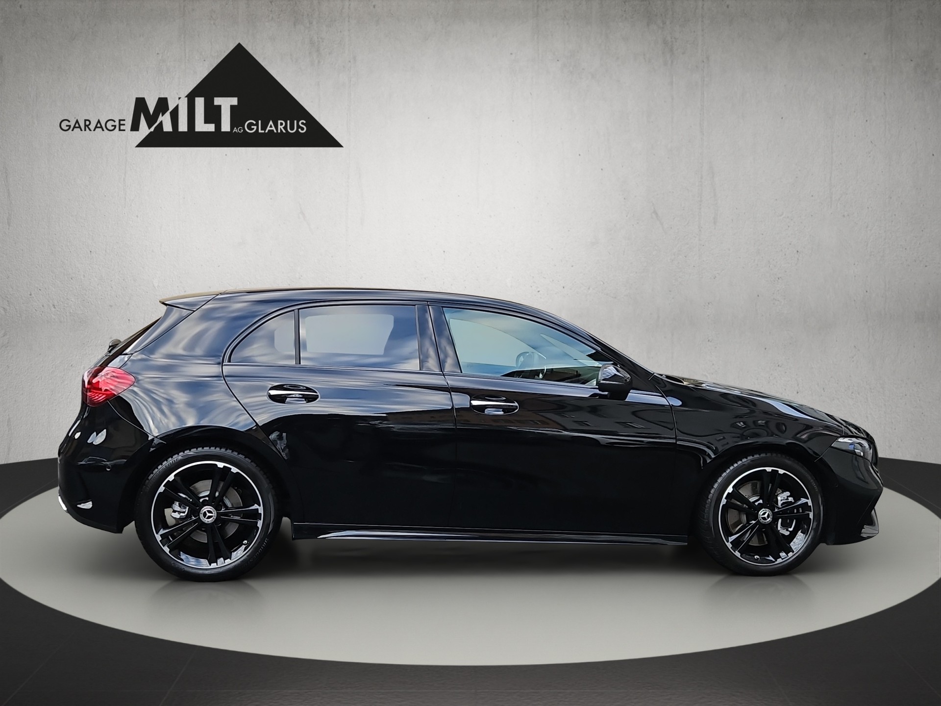 MERCEDES-BENZ A 220 AMG Line 4m - 5