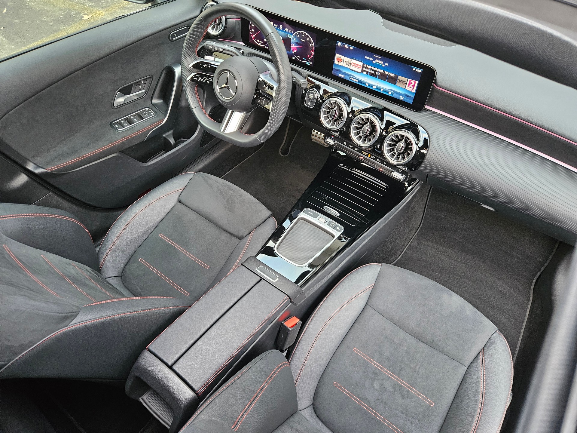 MERCEDES-BENZ A 220 AMG Line 4m - 16