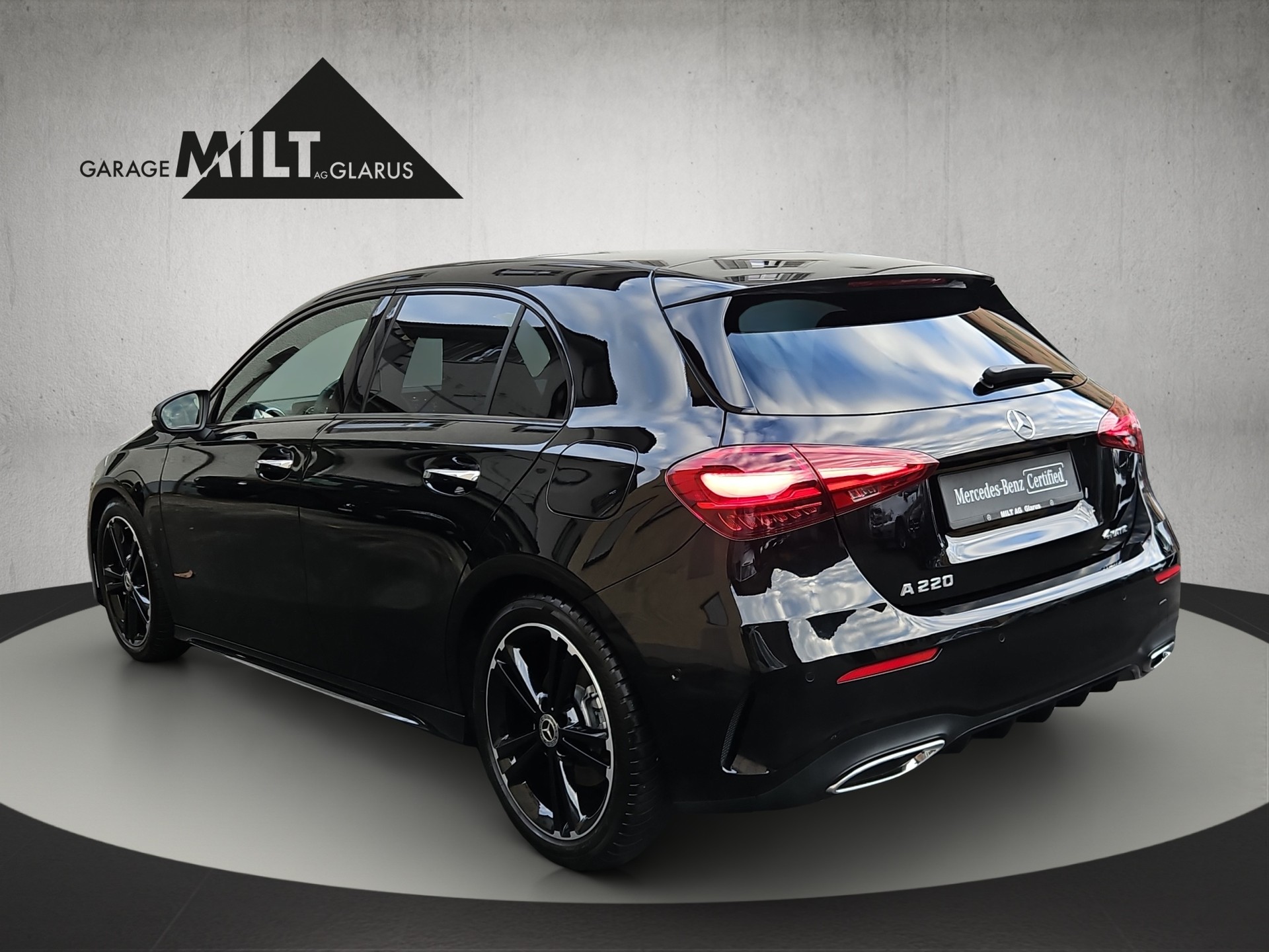 MERCEDES-BENZ A 220 AMG Line 4m - 6