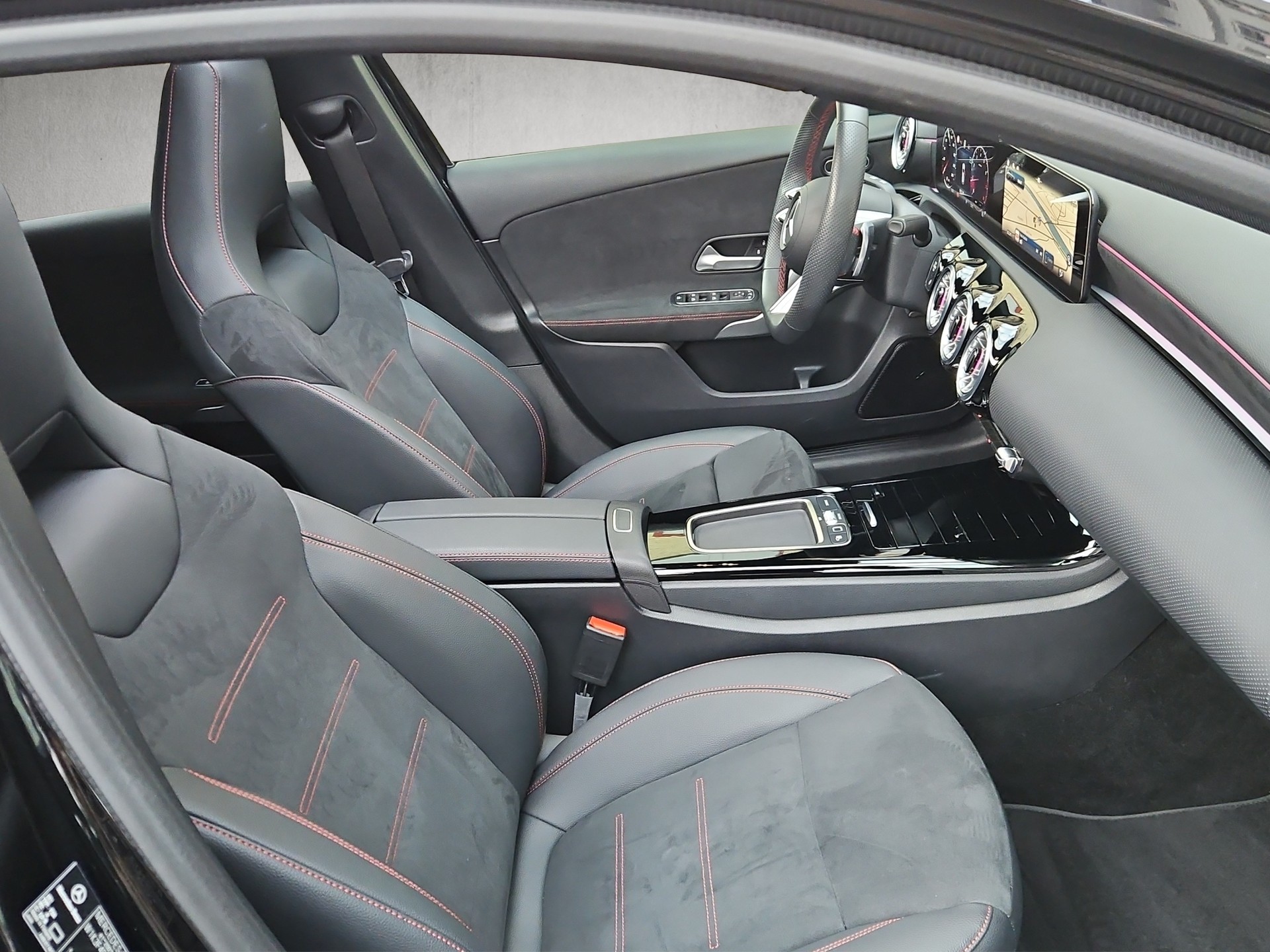 MERCEDES-BENZ A 220 AMG Line 4m - 10