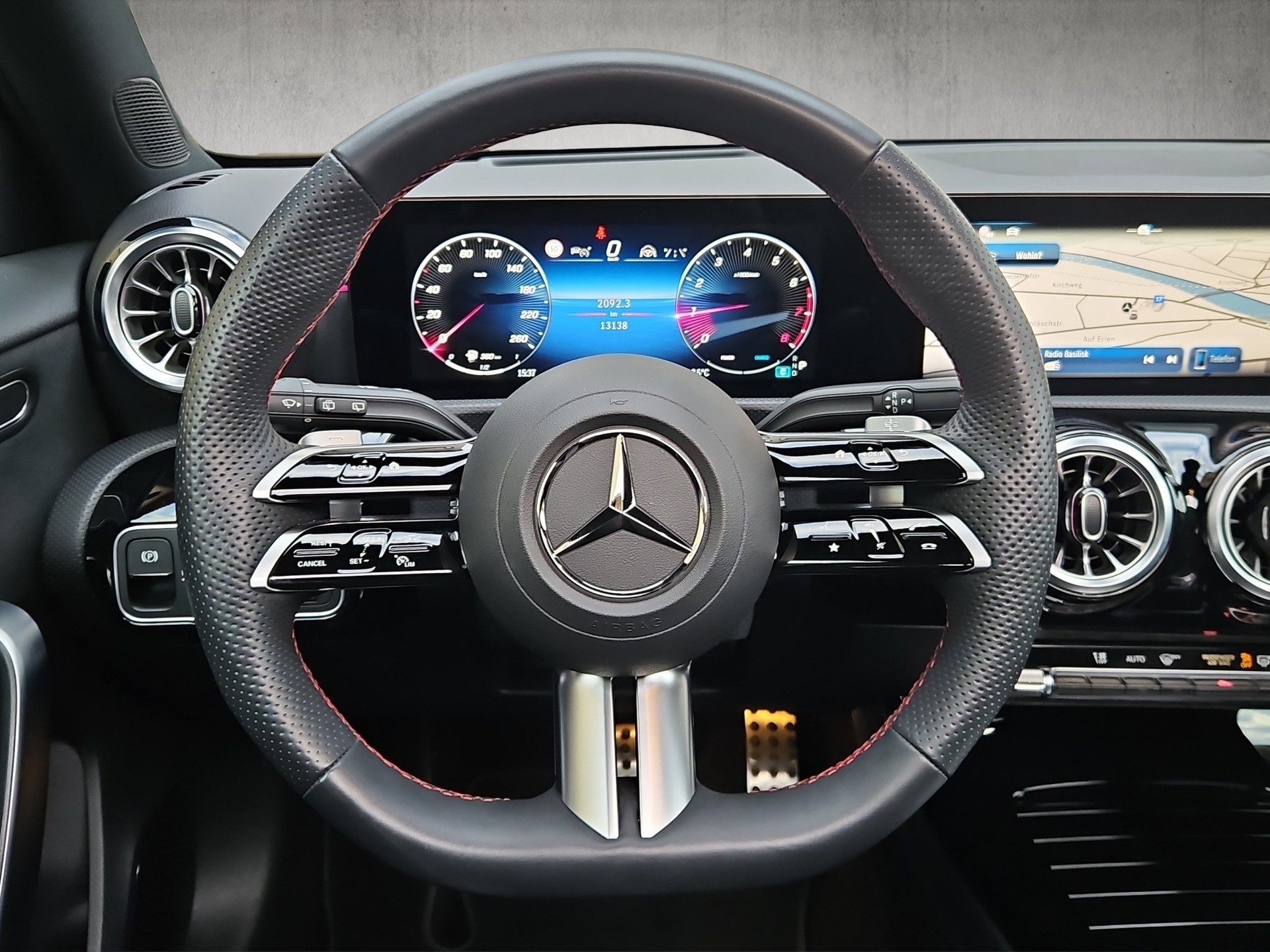 MERCEDES-BENZ A 220 AMG Line 4m - 14