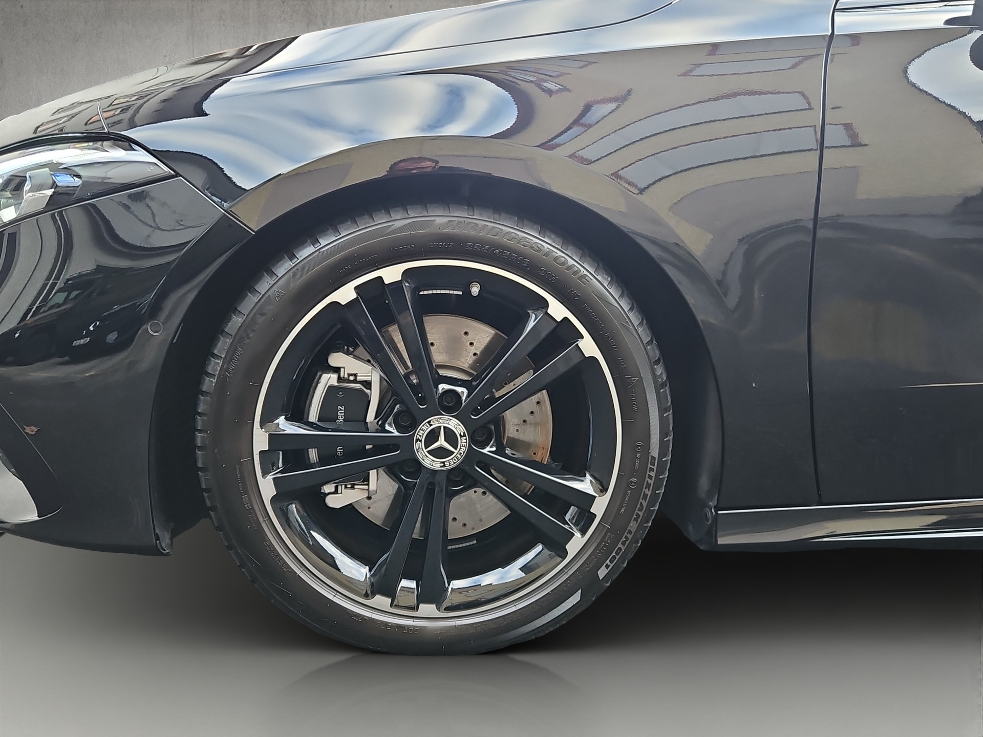 MERCEDES-BENZ A 220 AMG Line 4m - 18