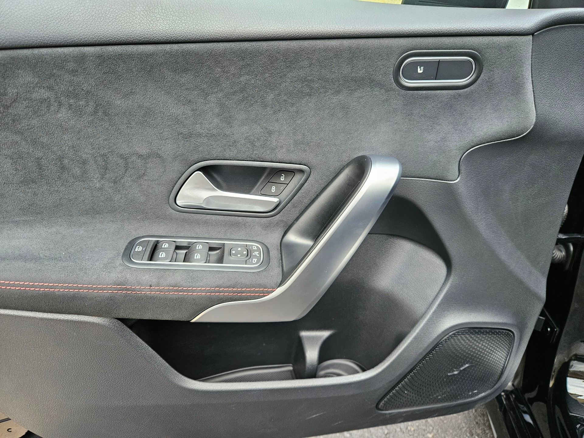 MERCEDES-BENZ A 220 AMG Line 4m - 12