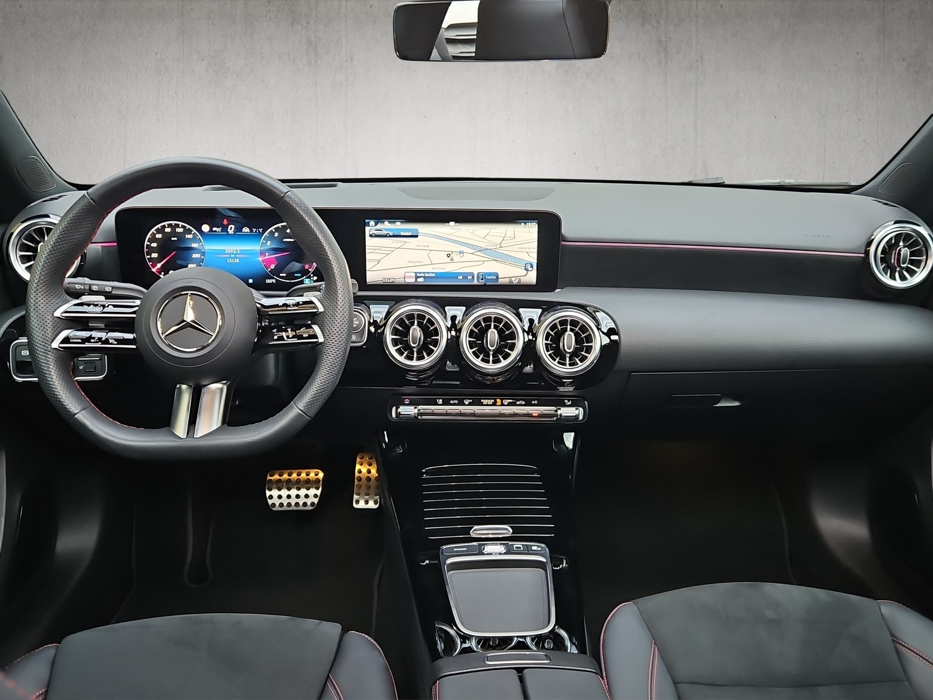 MERCEDES-BENZ A 220 AMG Line 4m - 13