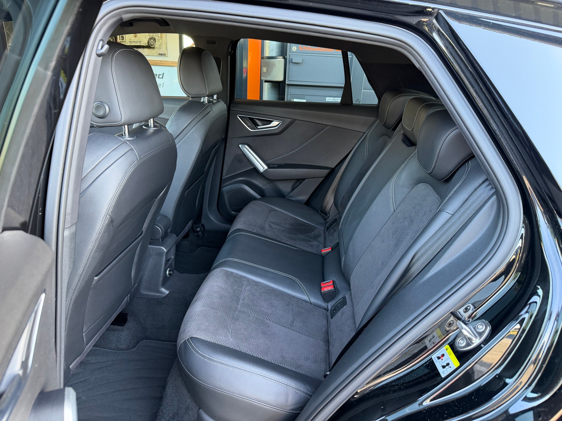 AUDI Q2 2.0 TDI sport quattro S-tronic - 10