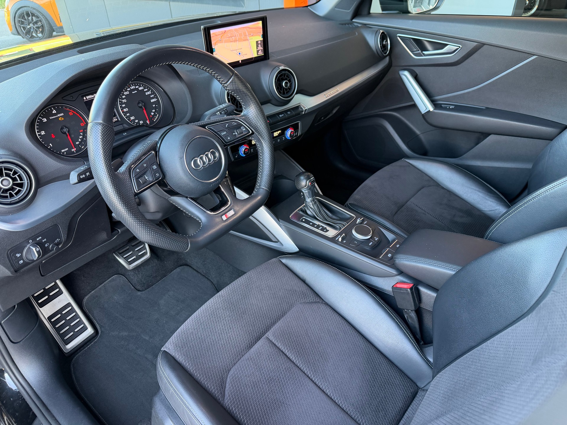 AUDI Q2 2.0 TDI sport quattro S-tronic - 12