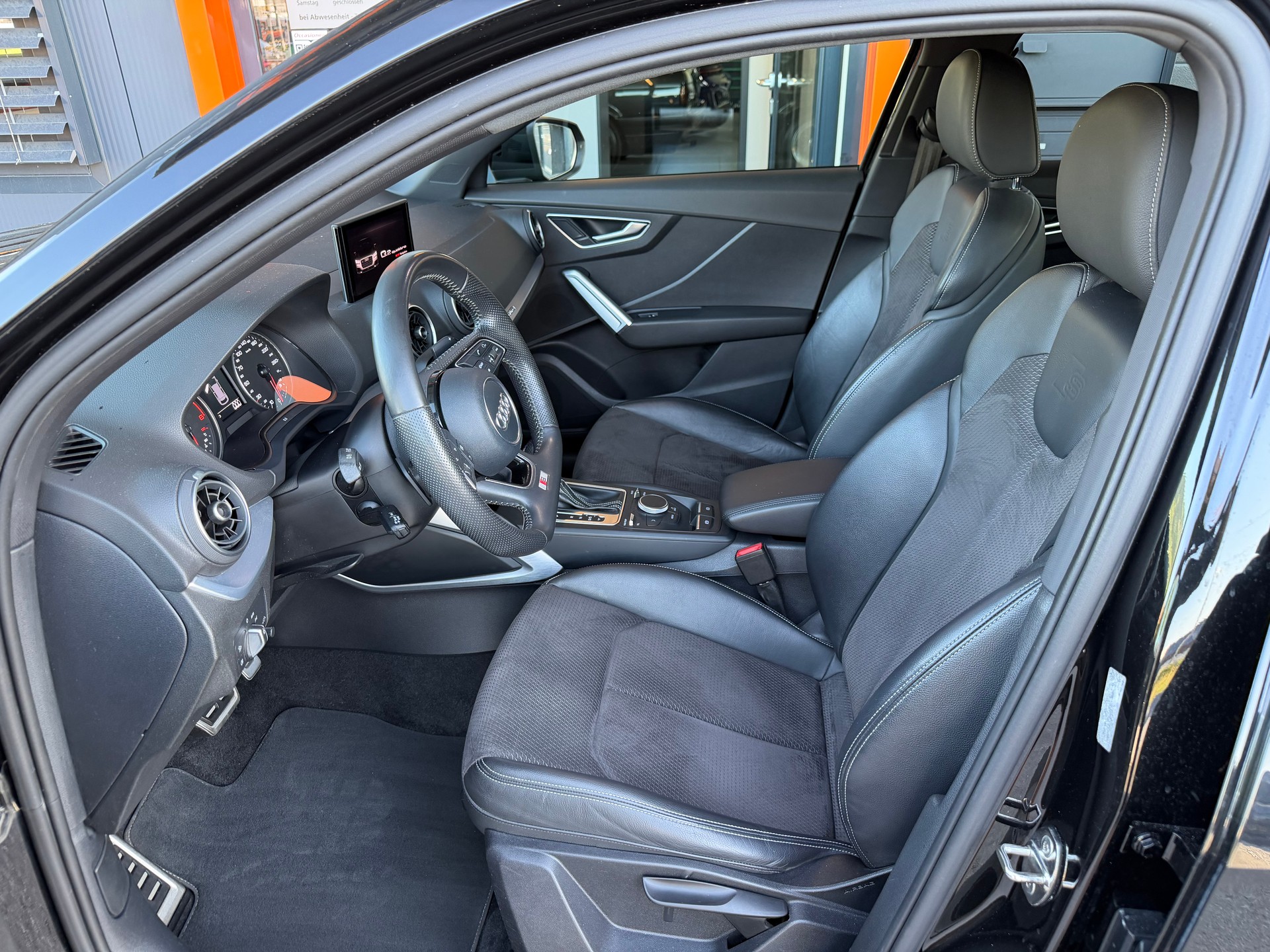 AUDI Q2 2.0 TDI sport quattro S-tronic - 8