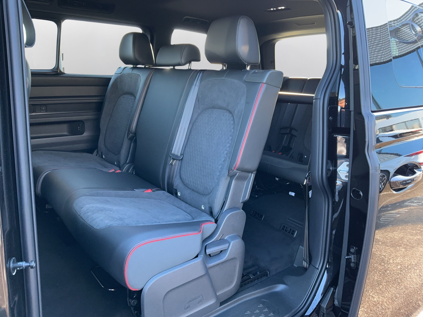 VW ID.Buzz LWB GTX 4 Motion - 11