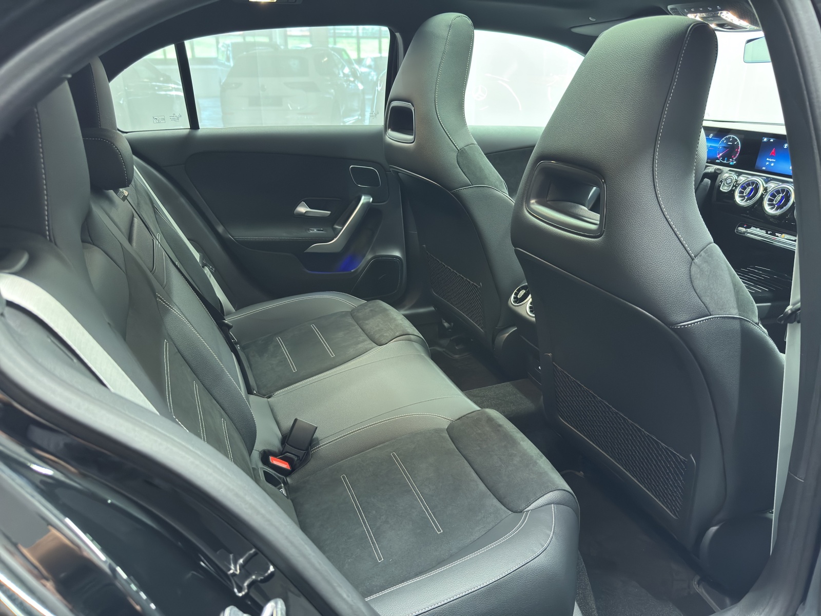 MERCEDES-BENZ A 220 d AMG Line - 10