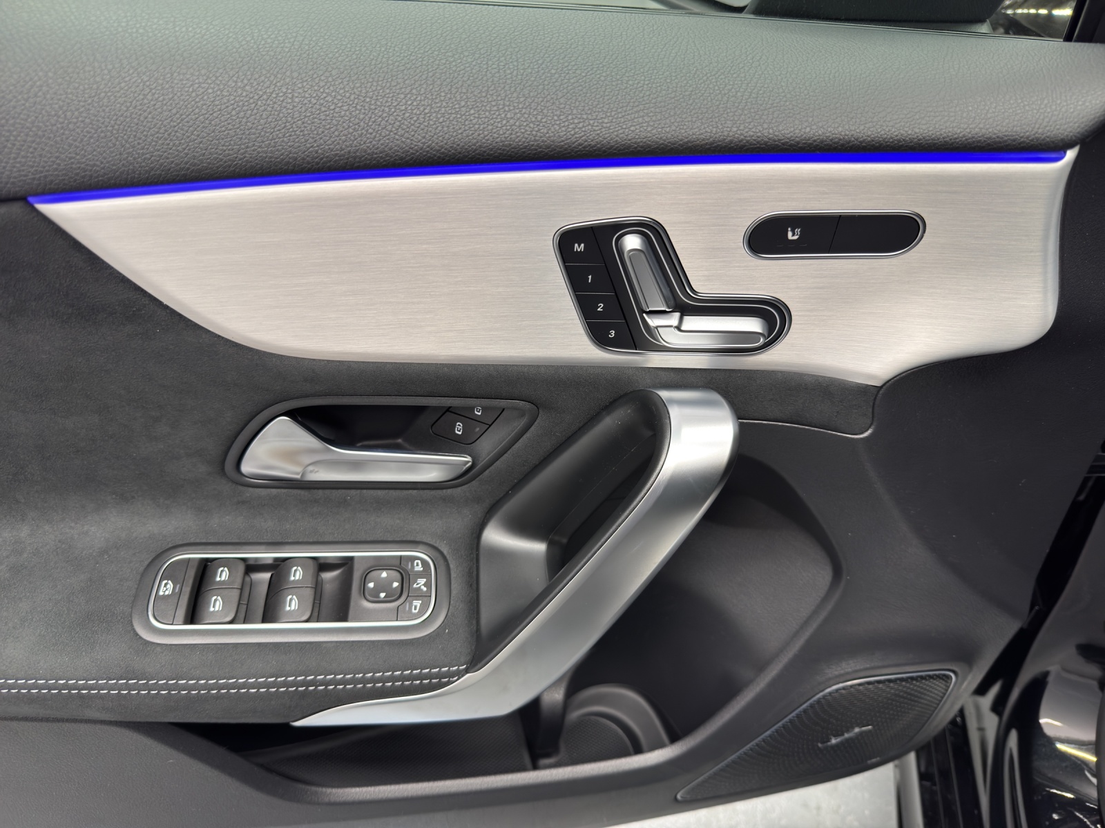 MERCEDES-BENZ A 220 d AMG Line - 12