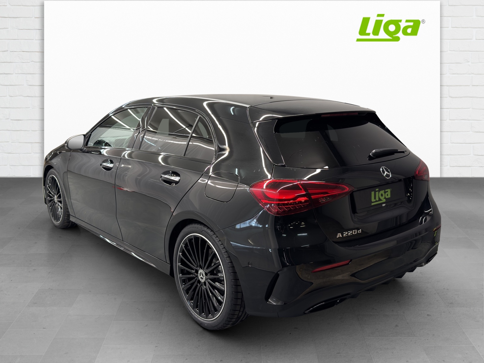 MERCEDES-BENZ A 220 d AMG Line - 4