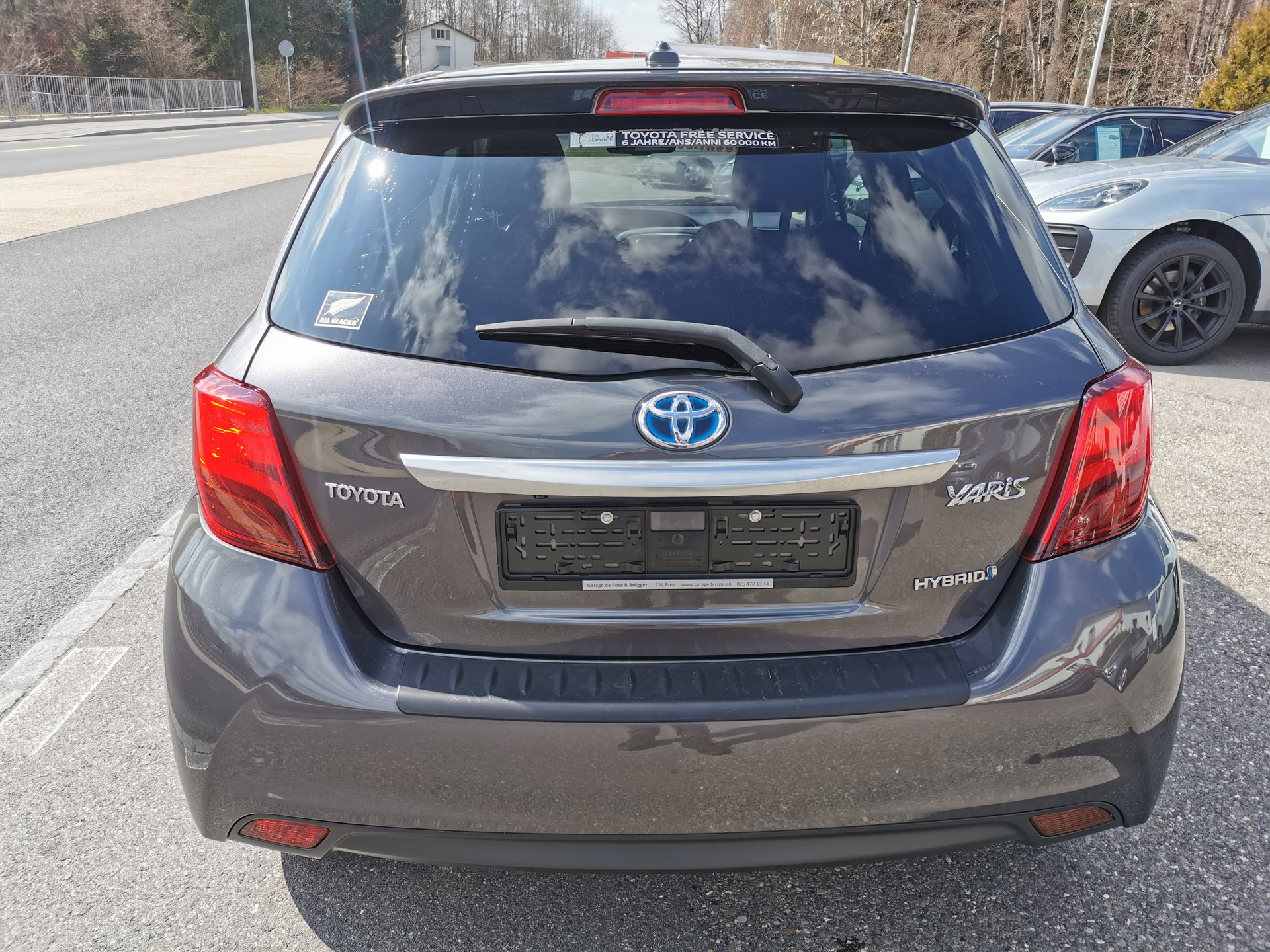 TOYOTA Yaris 1.5 VVT-i Hybrid Sol Premium e-CVT - 6