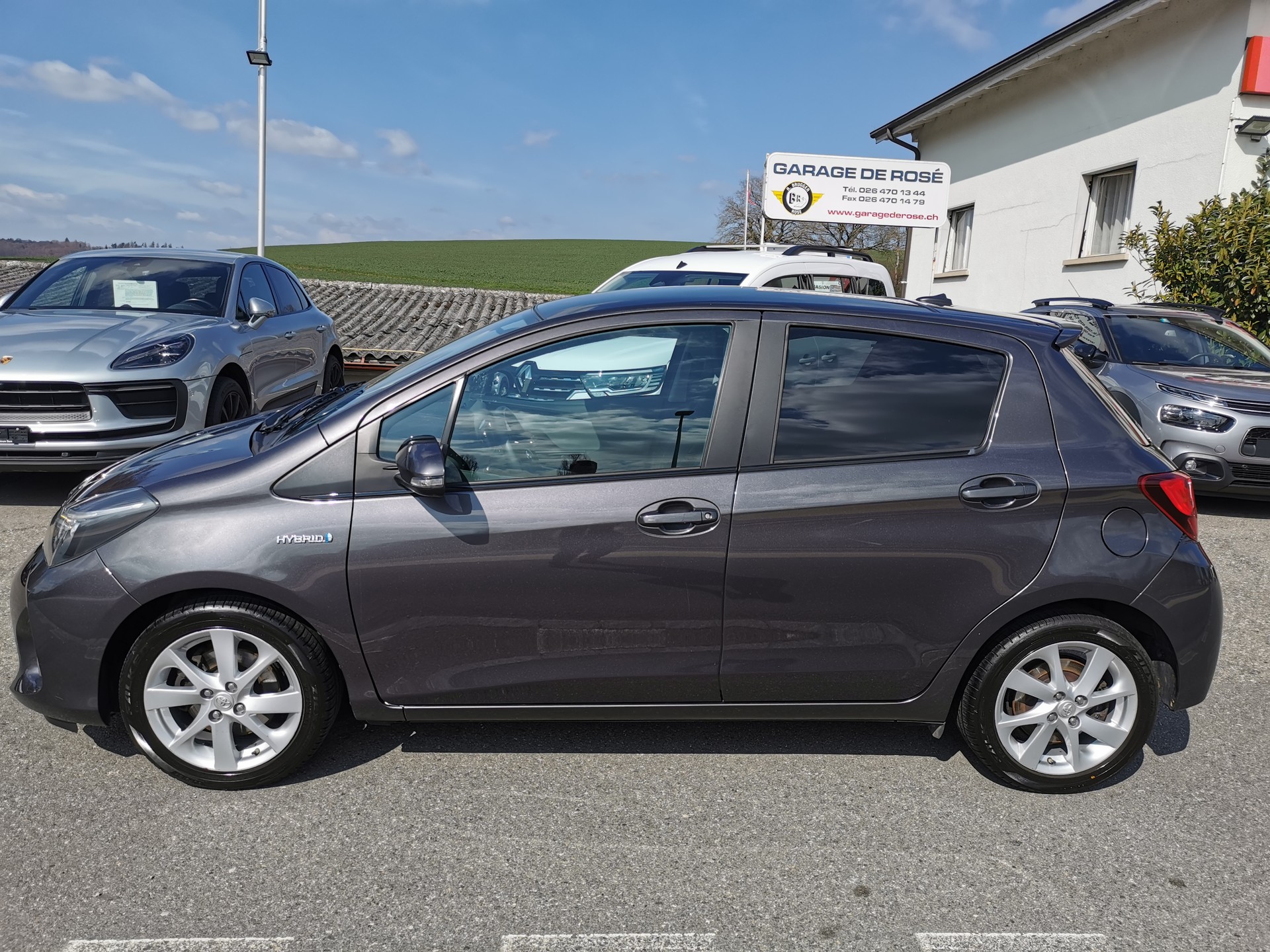 TOYOTA Yaris 1.5 VVT-i Hybrid Sol Premium e-CVT - 4