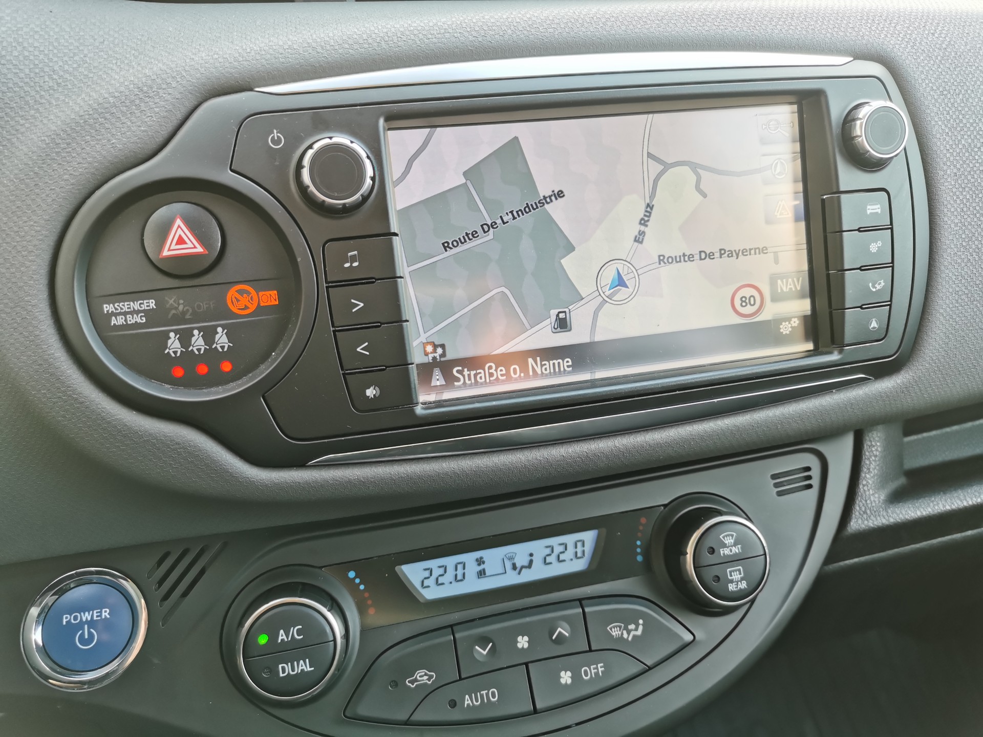TOYOTA Yaris 1.5 VVT-i Hybrid Sol Premium e-CVT - 14