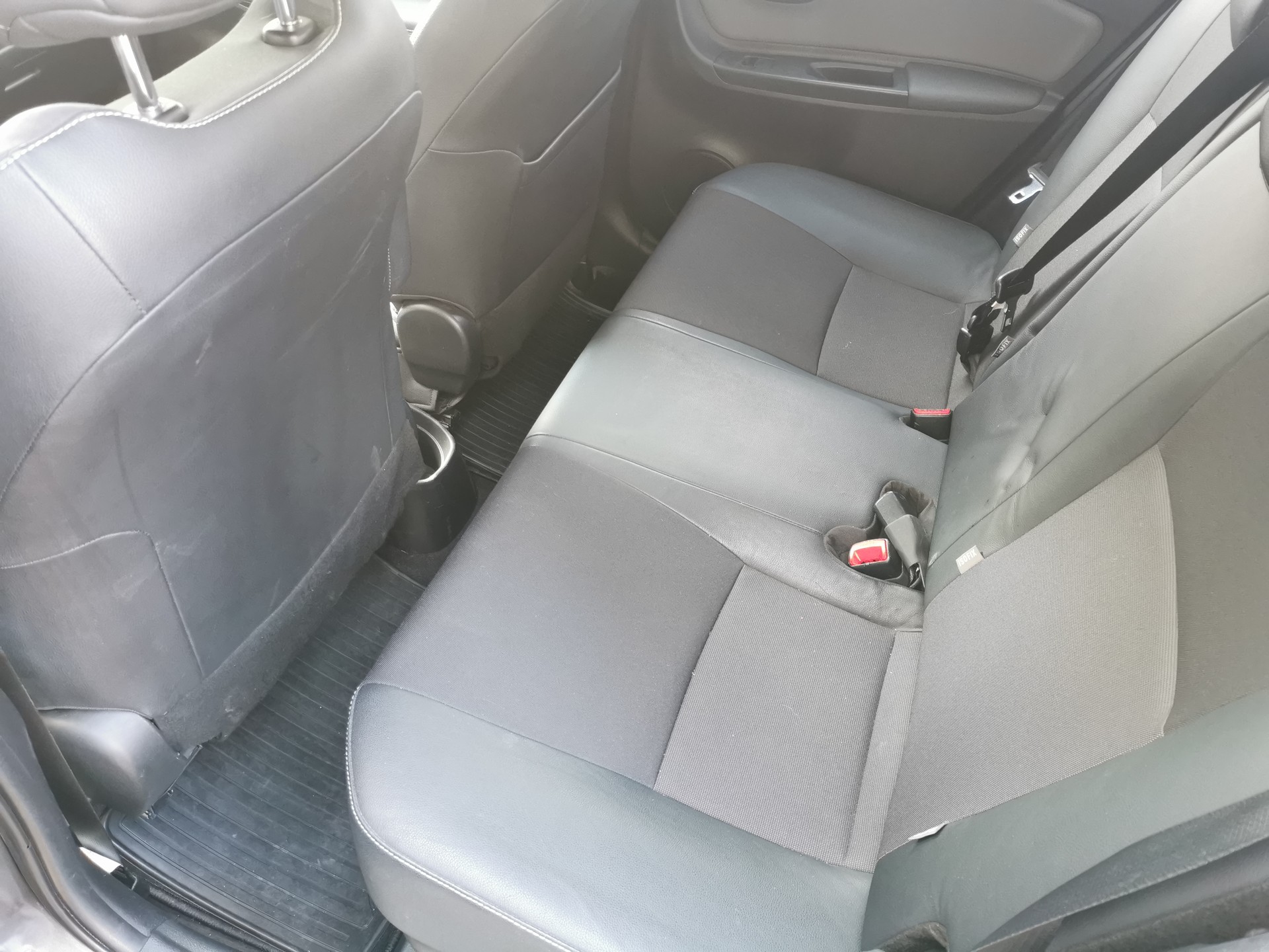 TOYOTA Yaris 1.5 VVT-i Hybrid Sol Premium e-CVT - 13