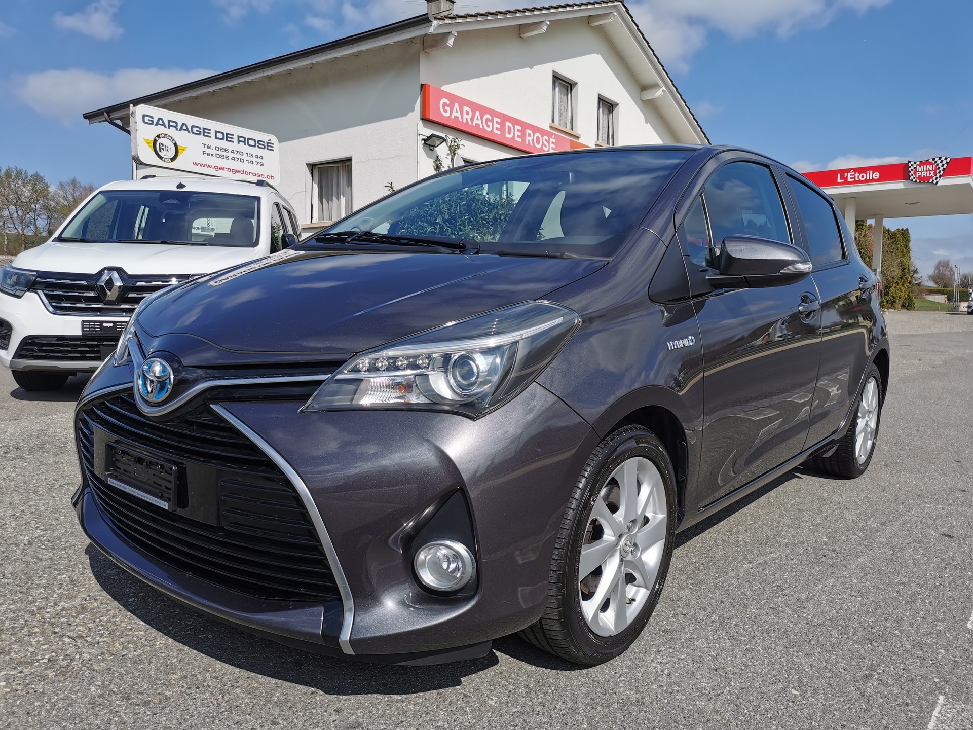 TOYOTA Yaris 1.5 VVT-i Hybrid Sol Premium e-CVT