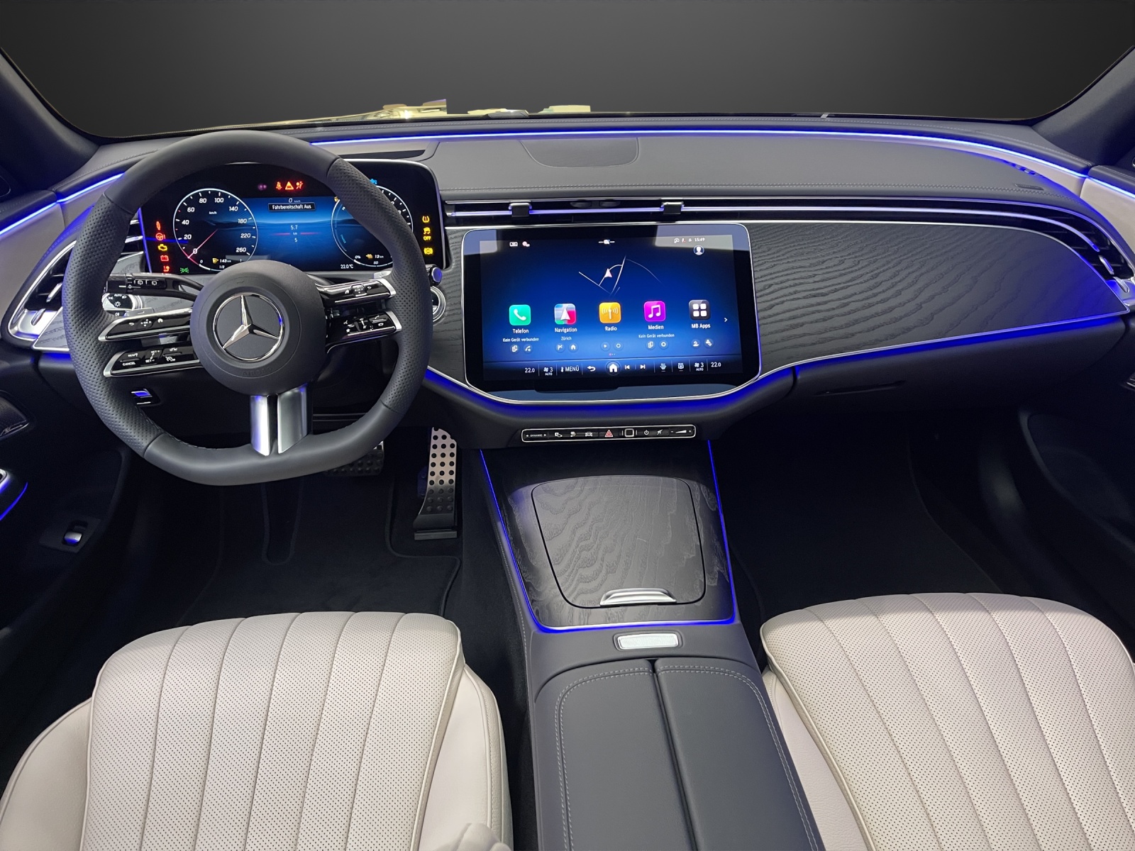 MERCEDES-BENZ E 300 de 4MATIC T-Modell mit EQ Hybrid 9G-Tronic - 7