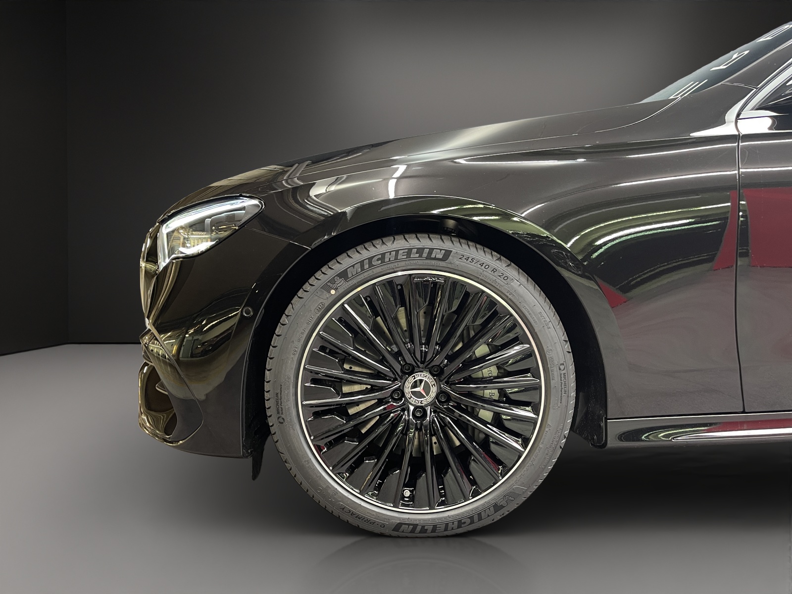 MERCEDES-BENZ E 300 de 4MATIC T-Modell mit EQ Hybrid 9G-Tronic - 3