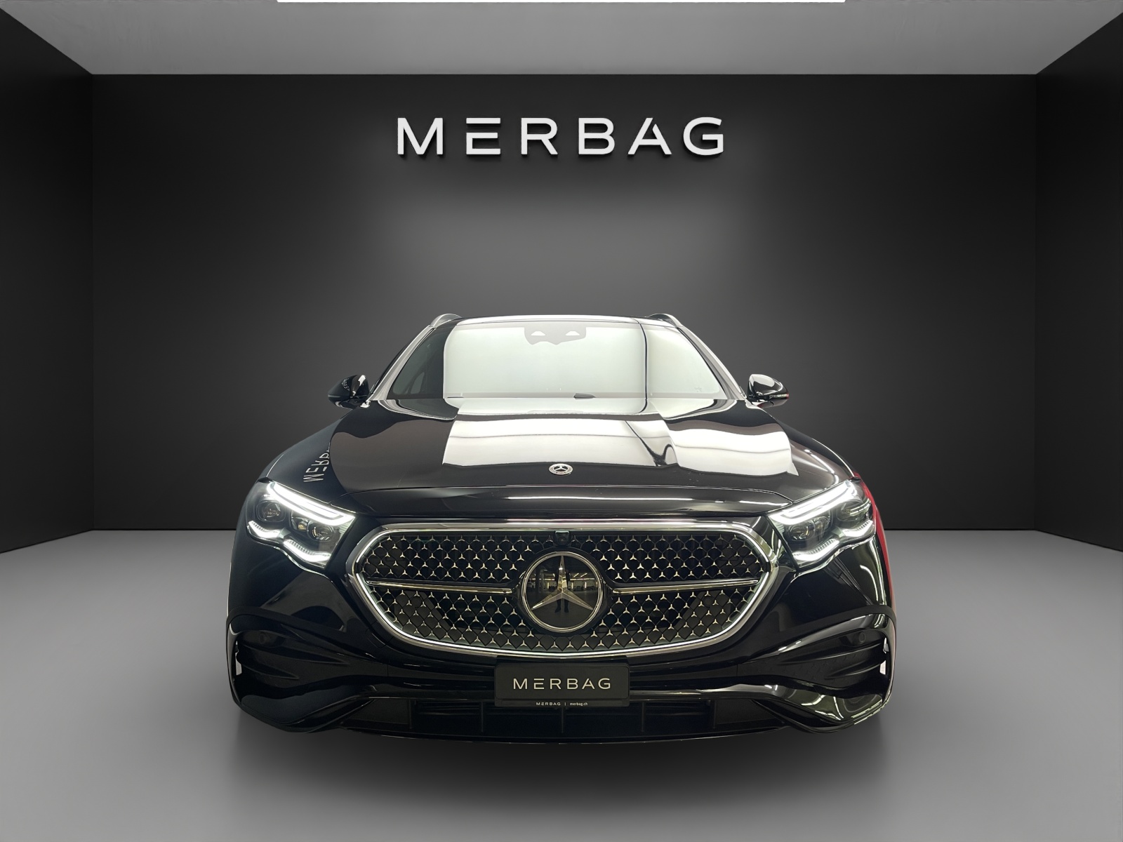 MERCEDES-BENZ E 300 de 4MATIC T-Modell mit EQ Hybrid 9G-Tronic - 13